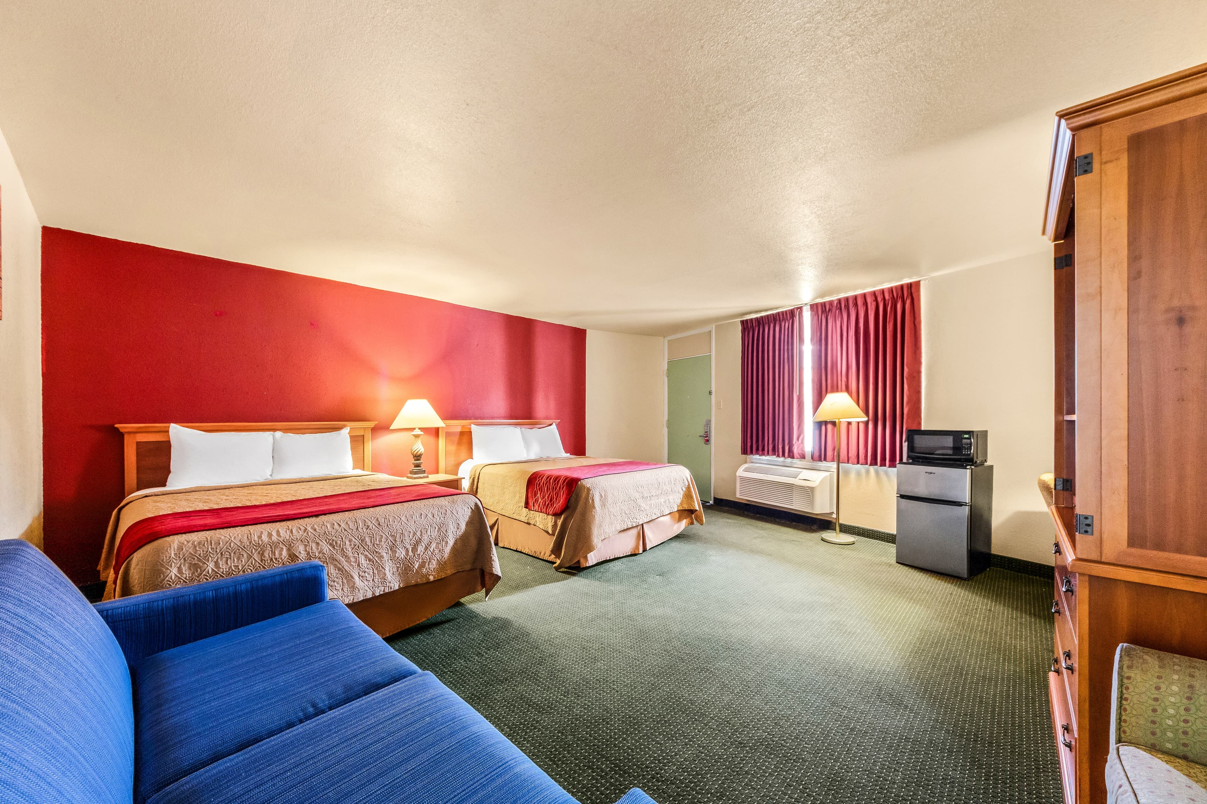Econo Lodge Del Rio — 22