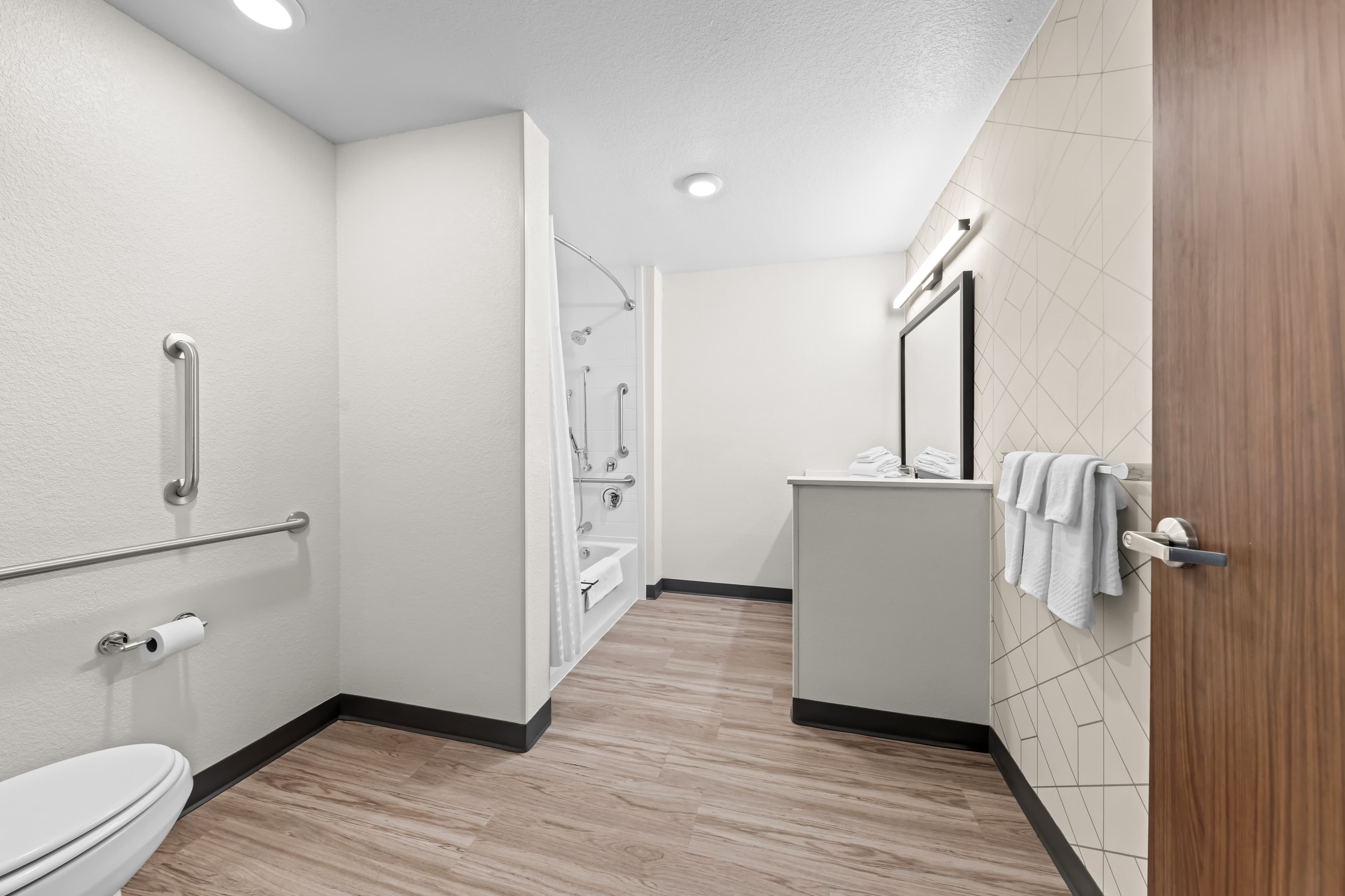 Everhome Suites Waco — 13