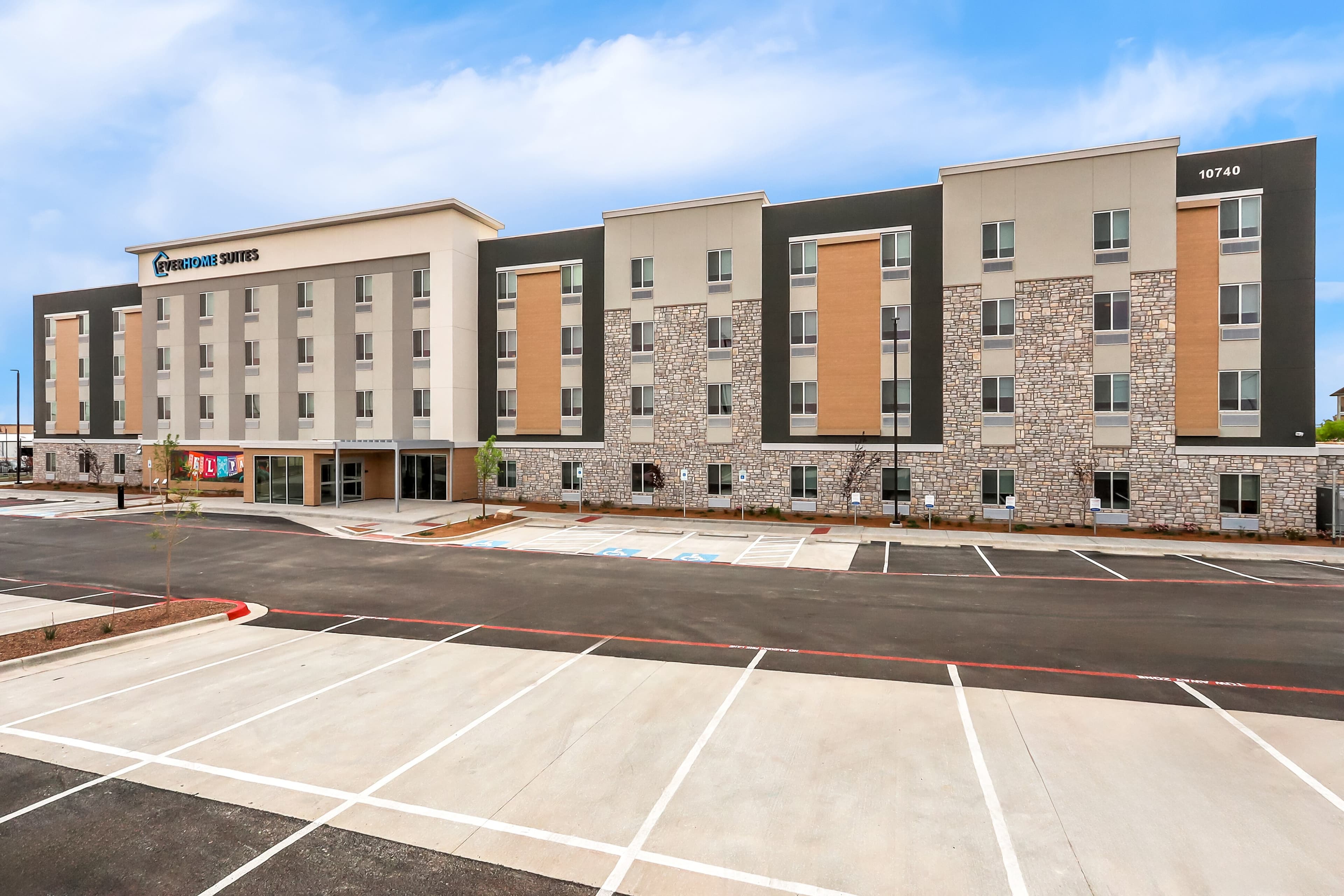 Everhome Suites El Paso Airport near Fort Bliss - Image 1