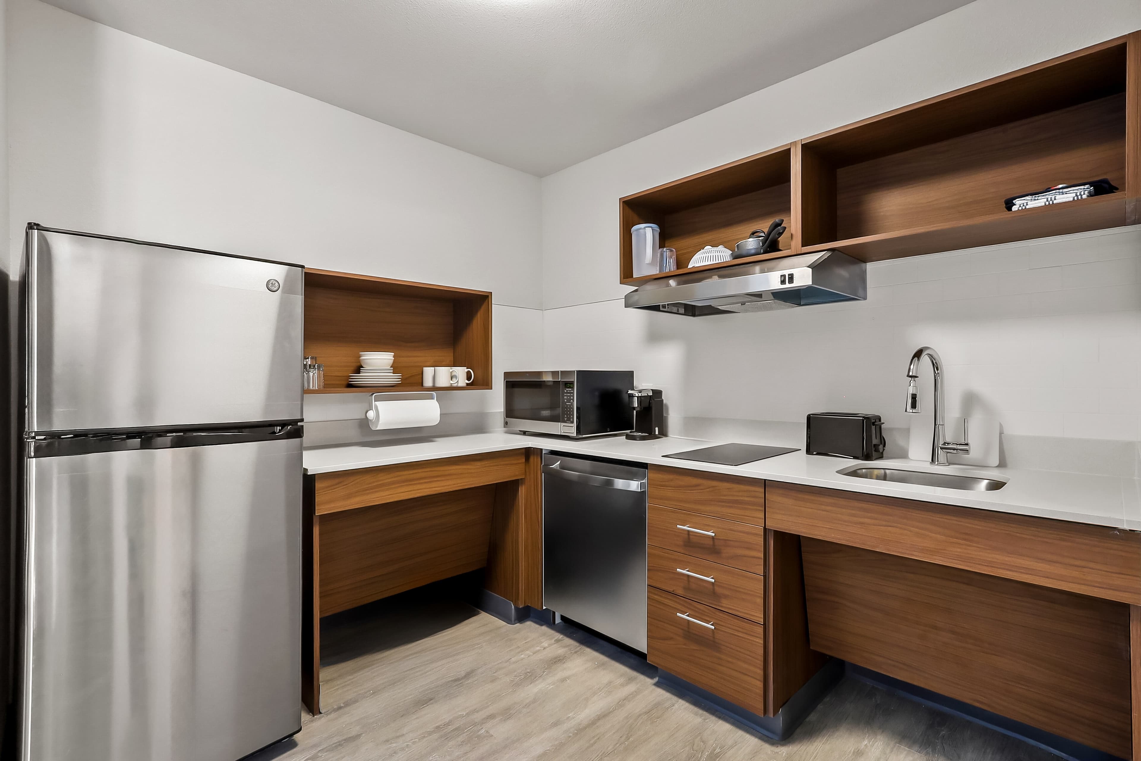 Everhome Suites El Paso Airport near Fort Bliss — 8