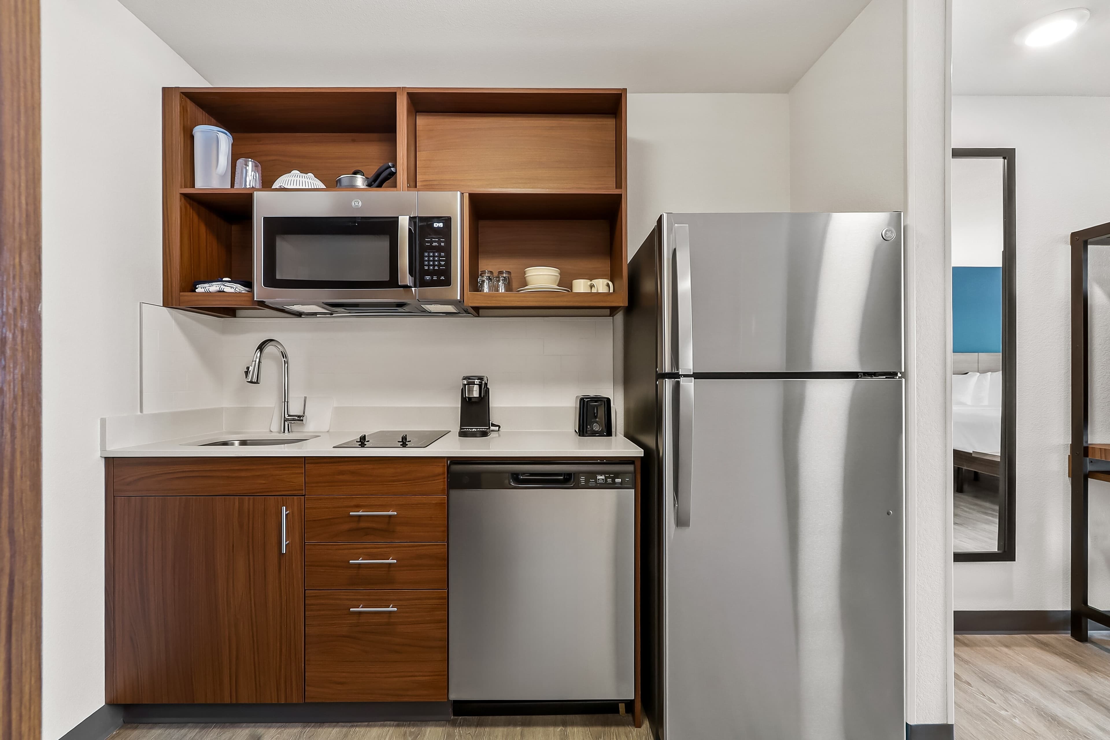 Everhome Suites El Paso Airport near Fort Bliss - Image 2