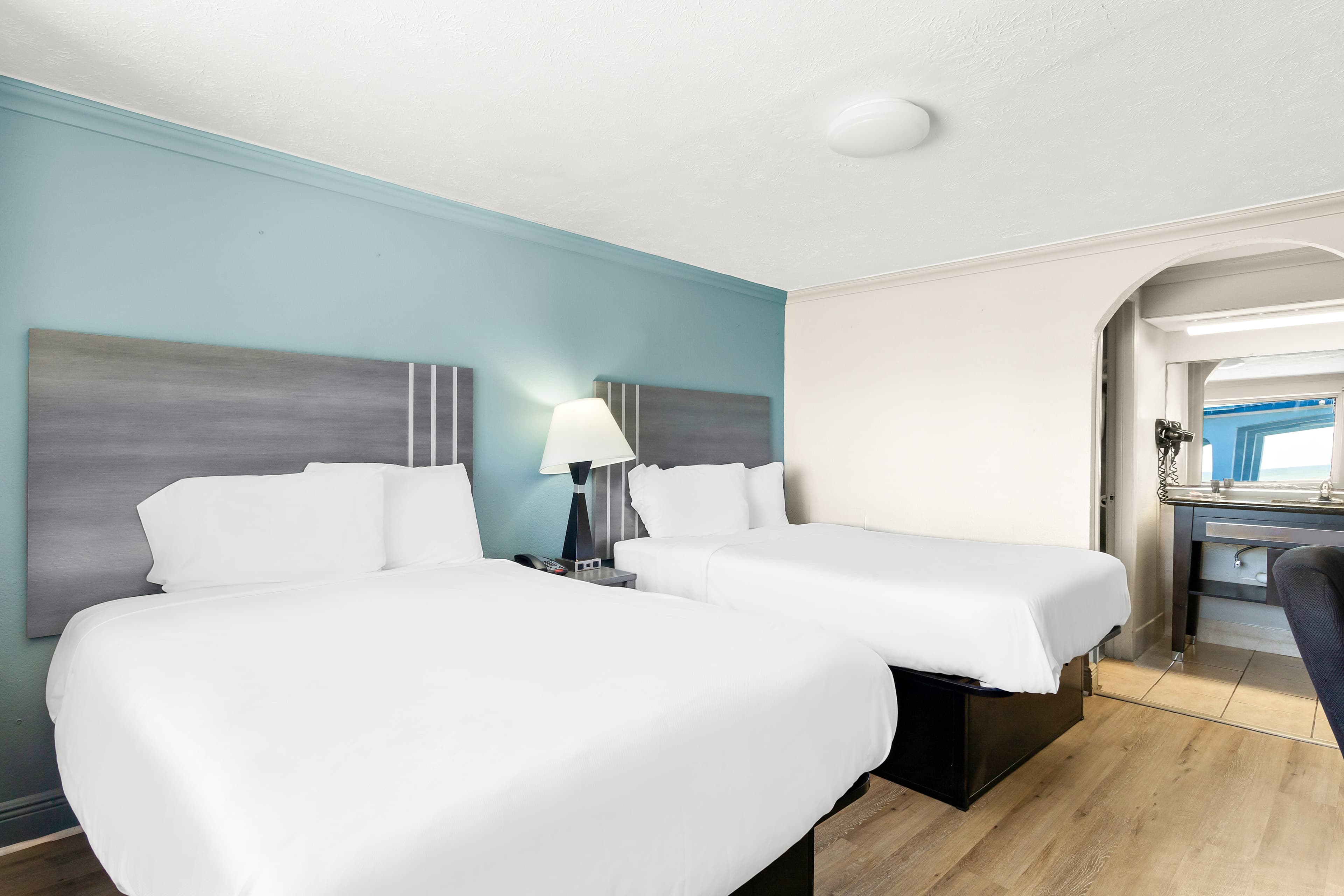 Econo Lodge Galveston Seawall - Image 3