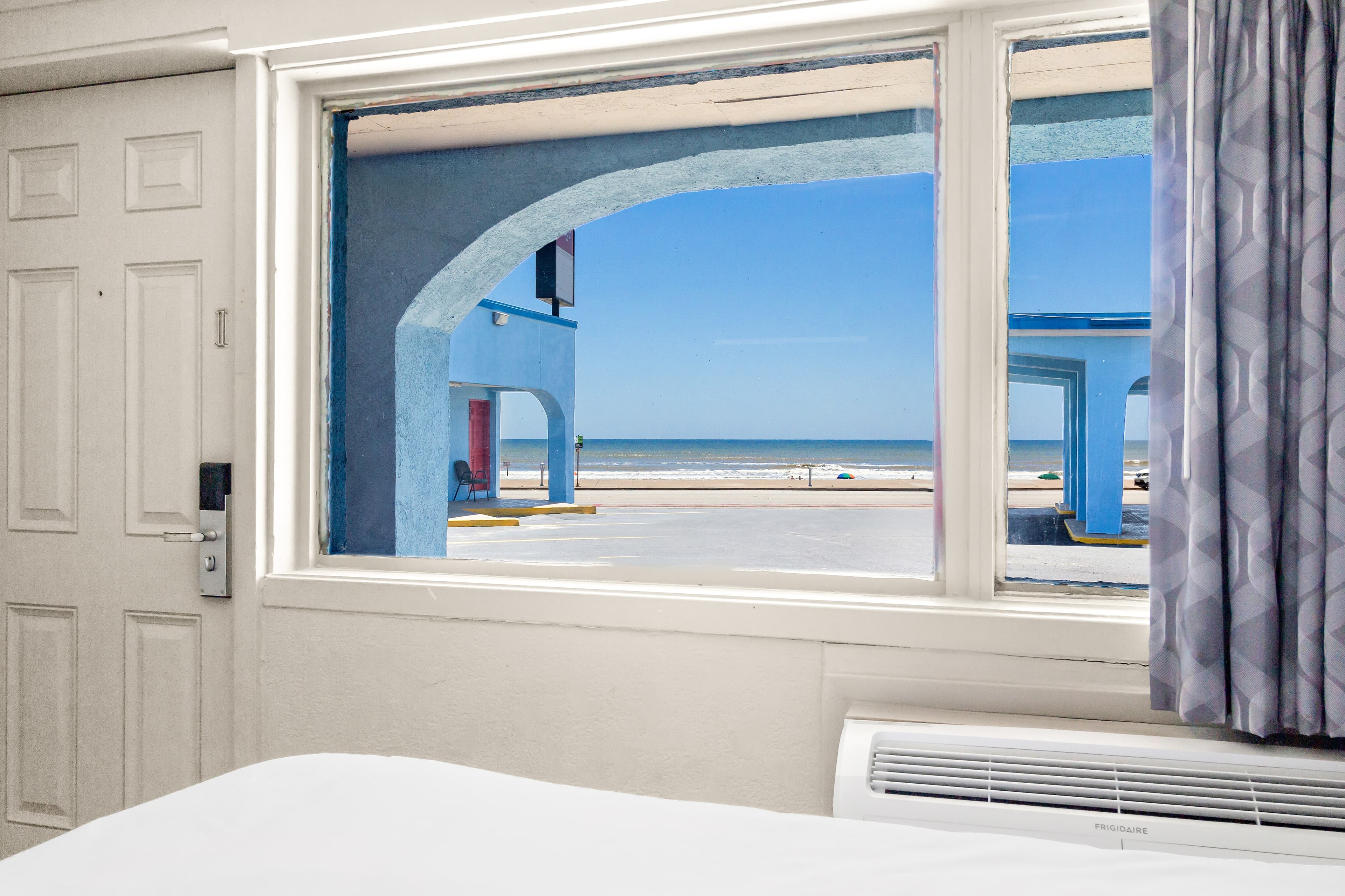 Econo Lodge Galveston Seawall - Image 5
