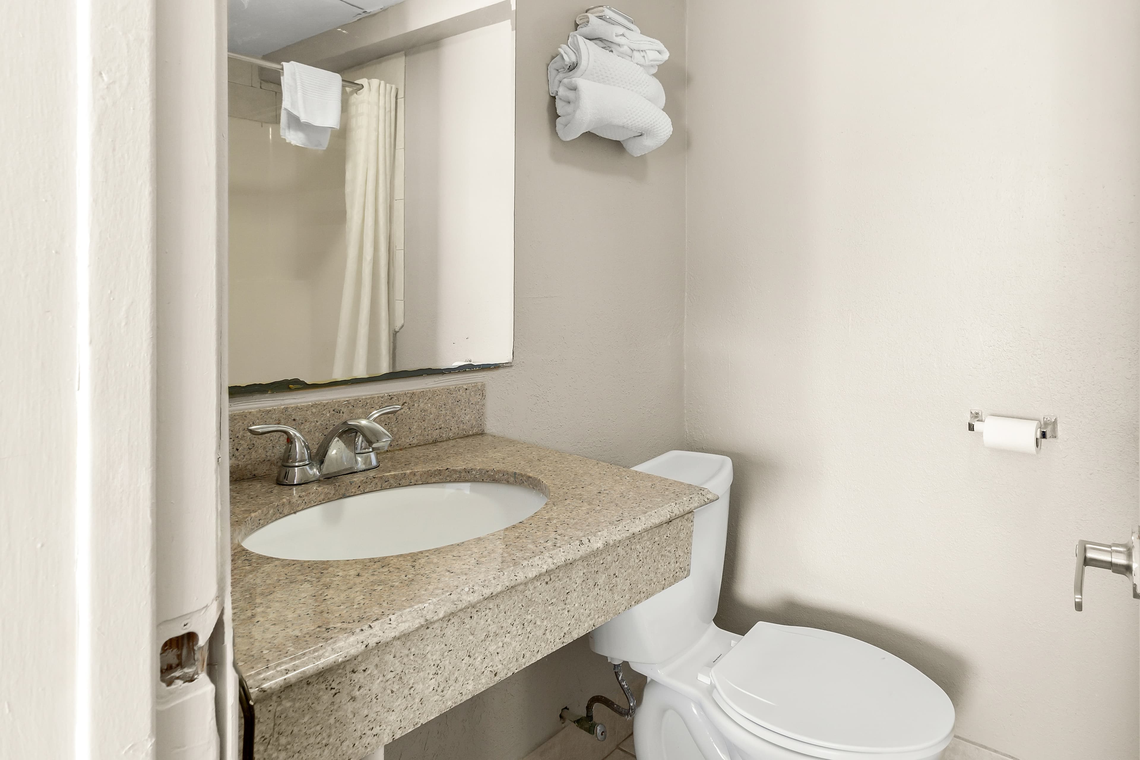 Econo Lodge Galveston Seawall — 21