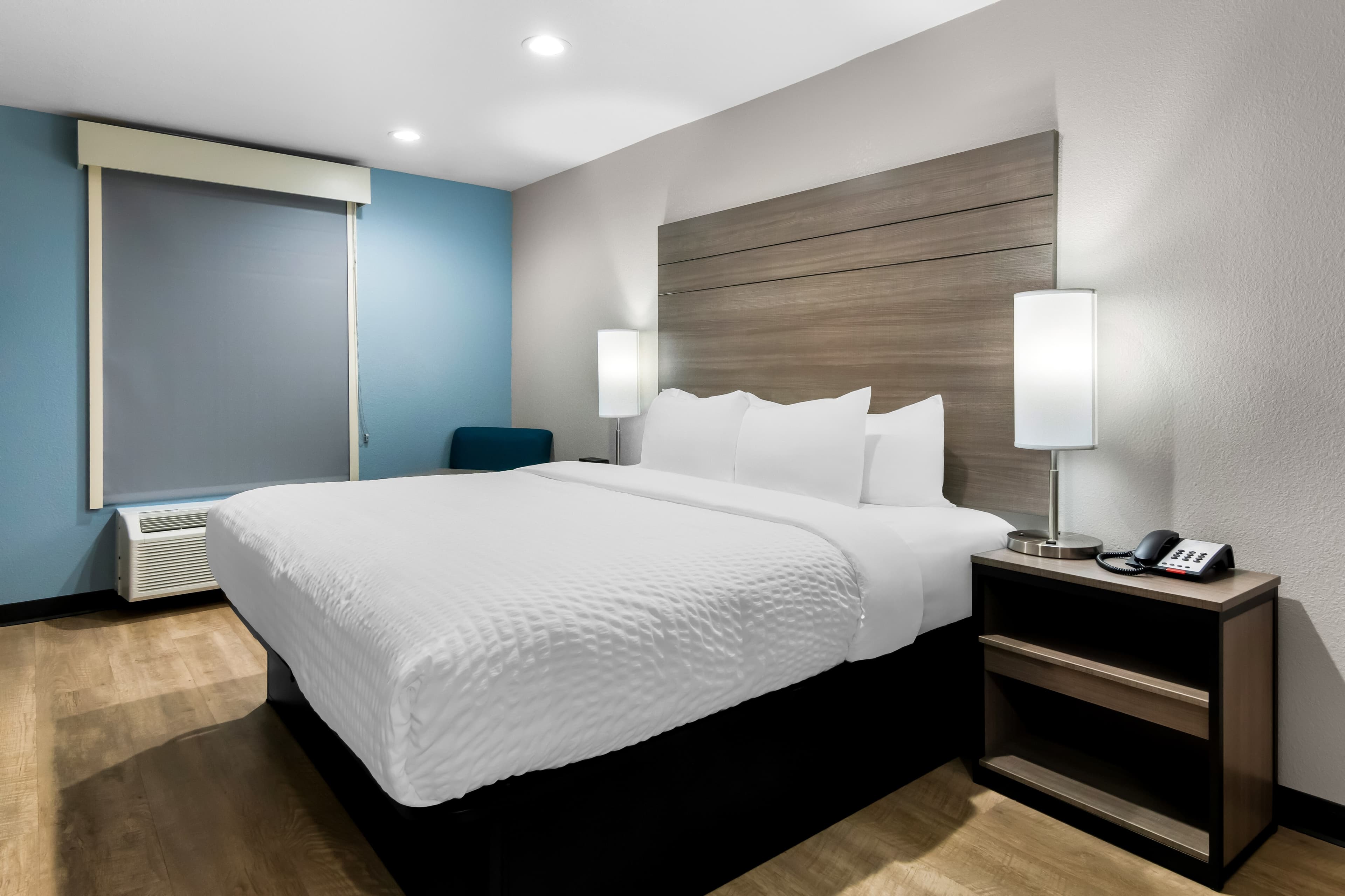 Clarion Pointe Fort Worth East - Arlington - Image 3
