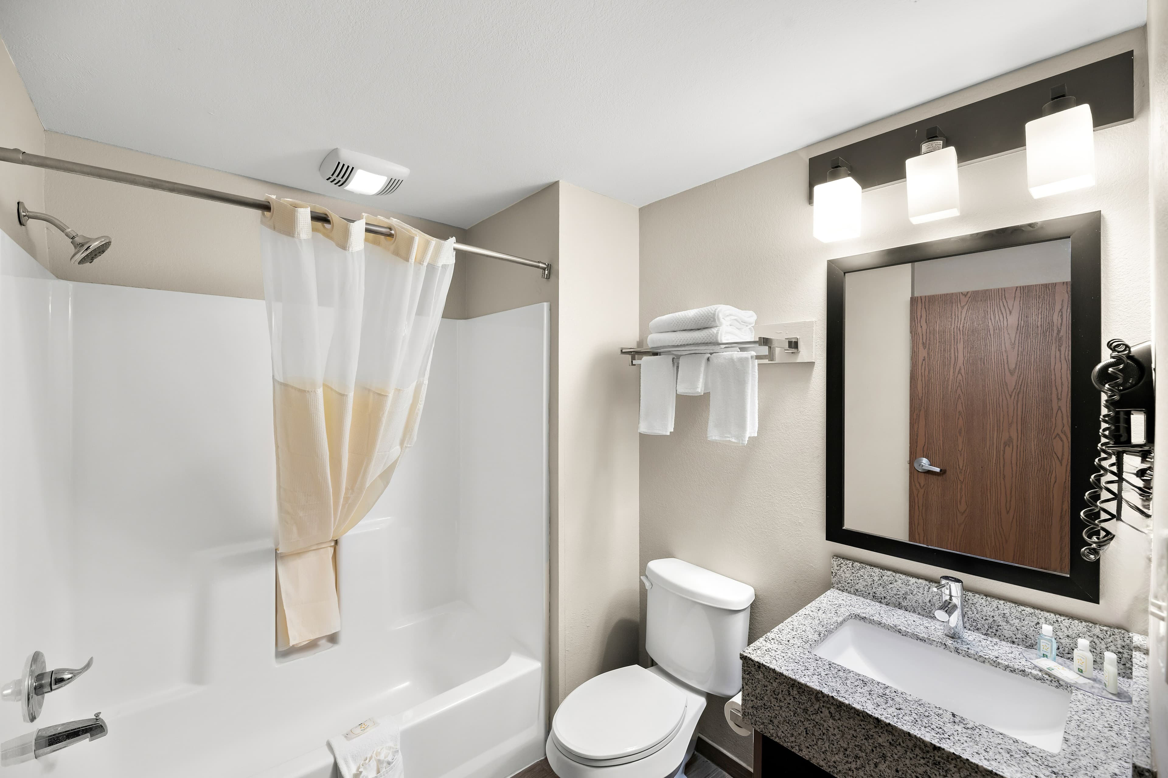 Quality Inn & Suites Big Spring — 6