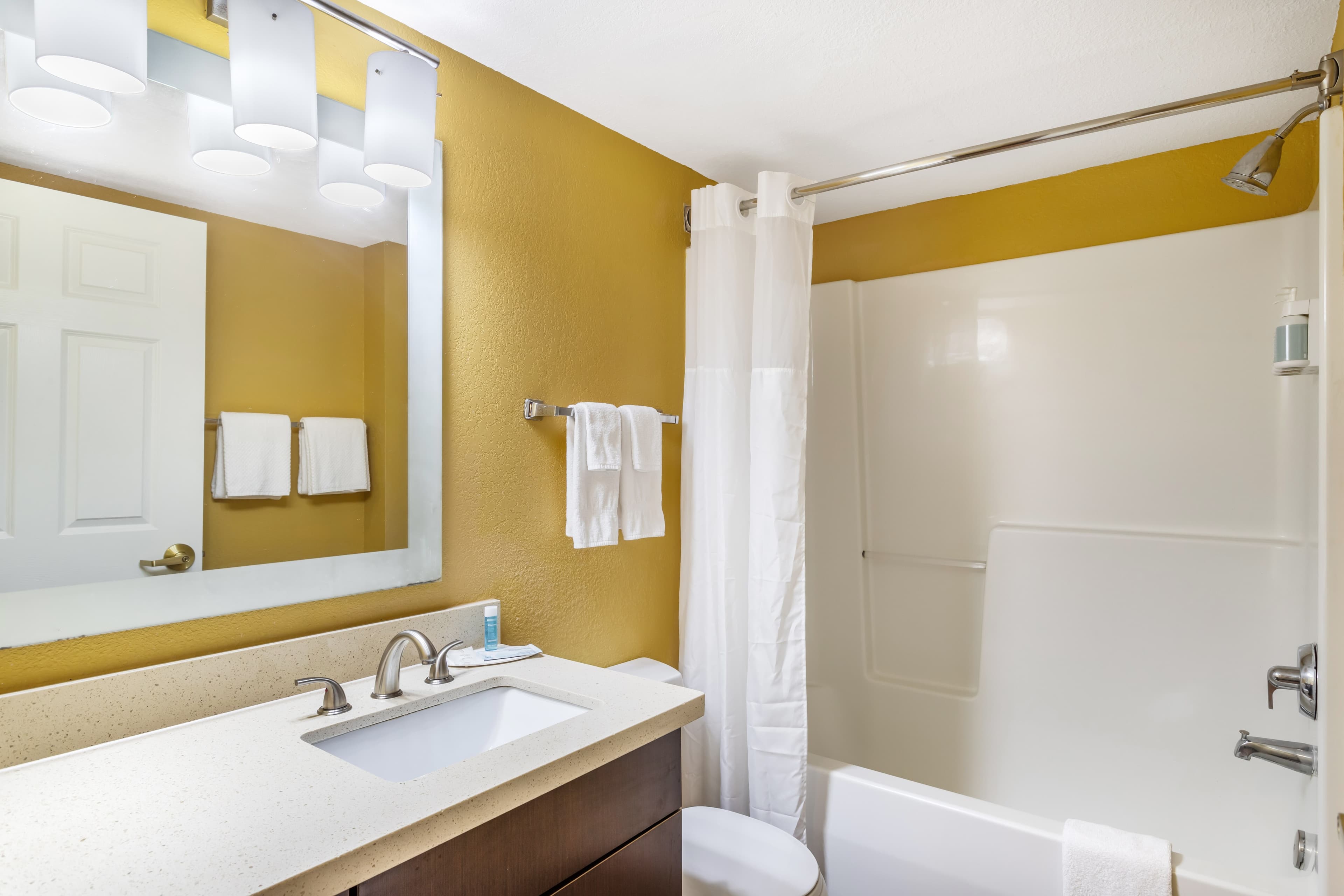 MainStay Suites Houston NASA/Clear Lake — 7