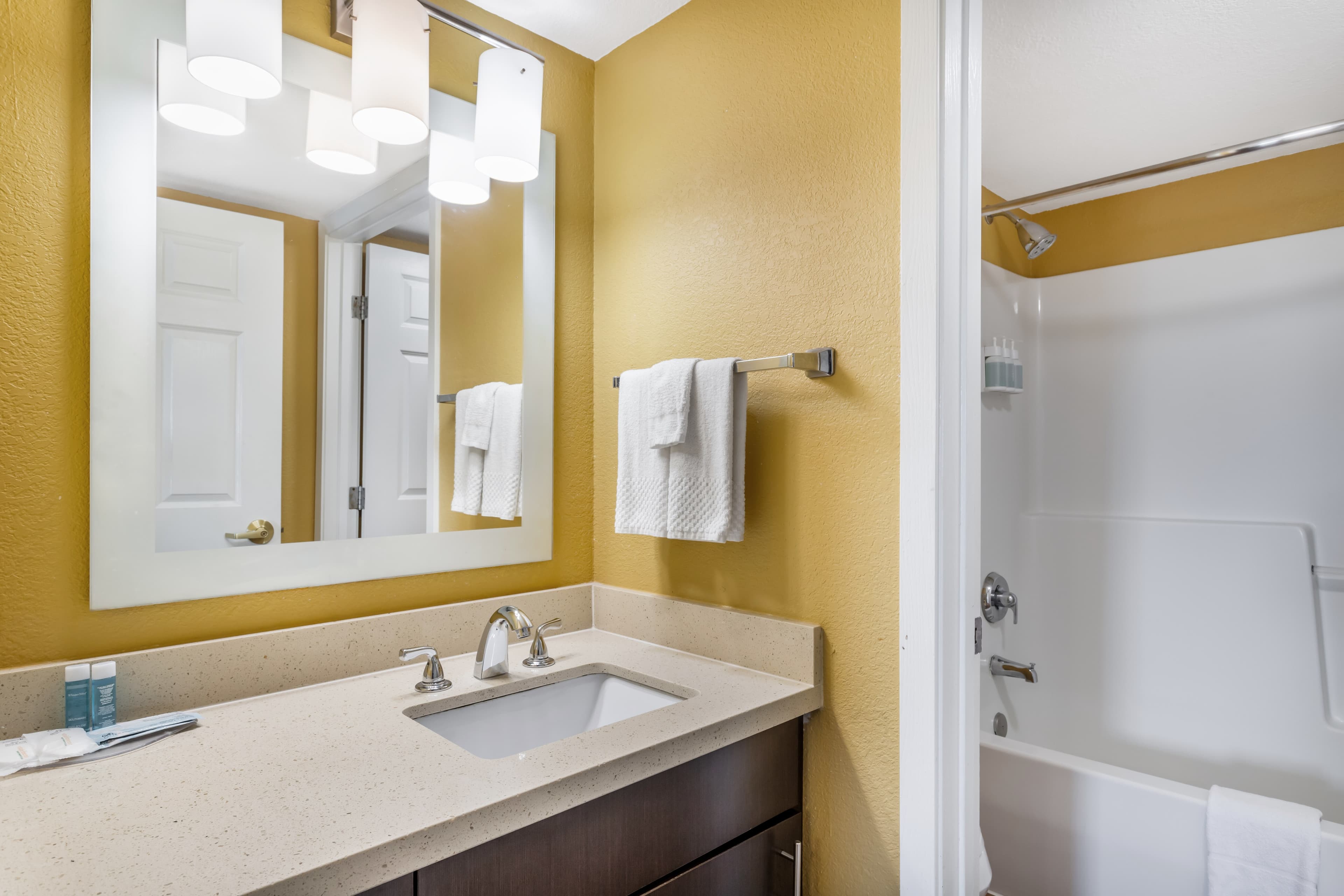 MainStay Suites Houston NASA/Clear Lake — 24