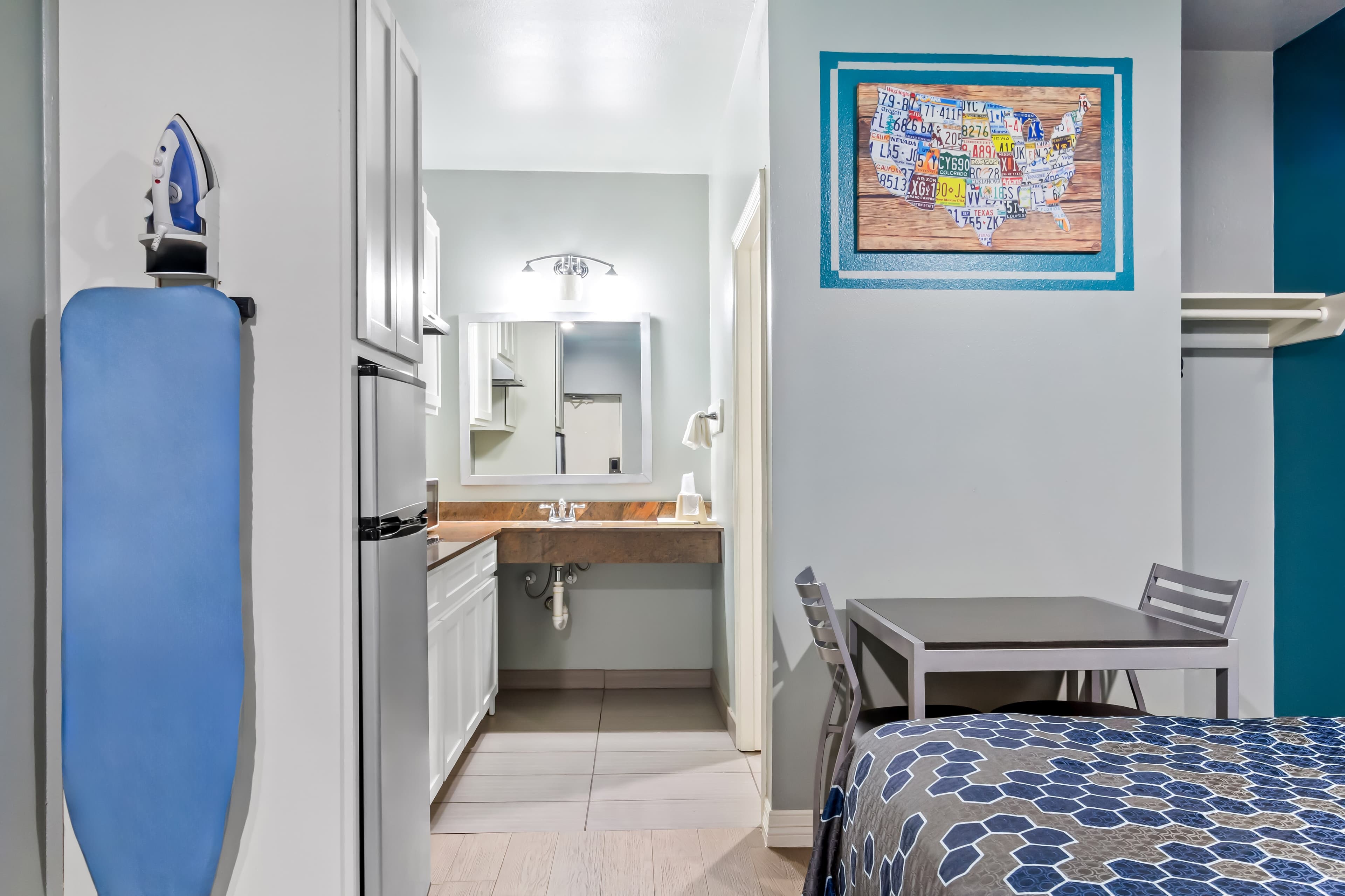Econo Lodge Inn & Suites Channelview - Houston East — 16