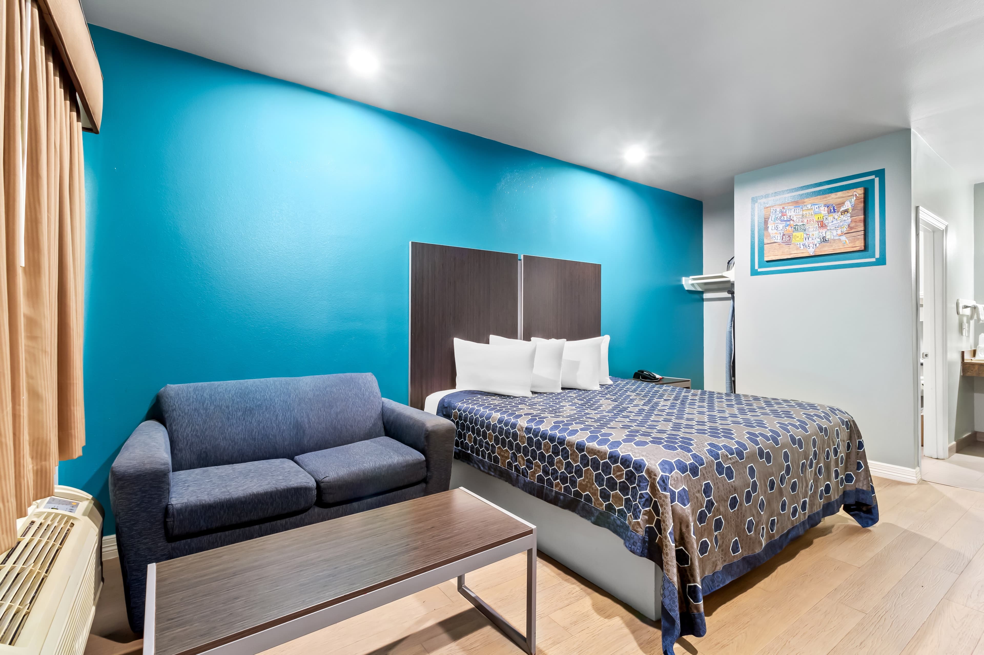 Econo Lodge Inn & Suites Channelview - Houston East — 24