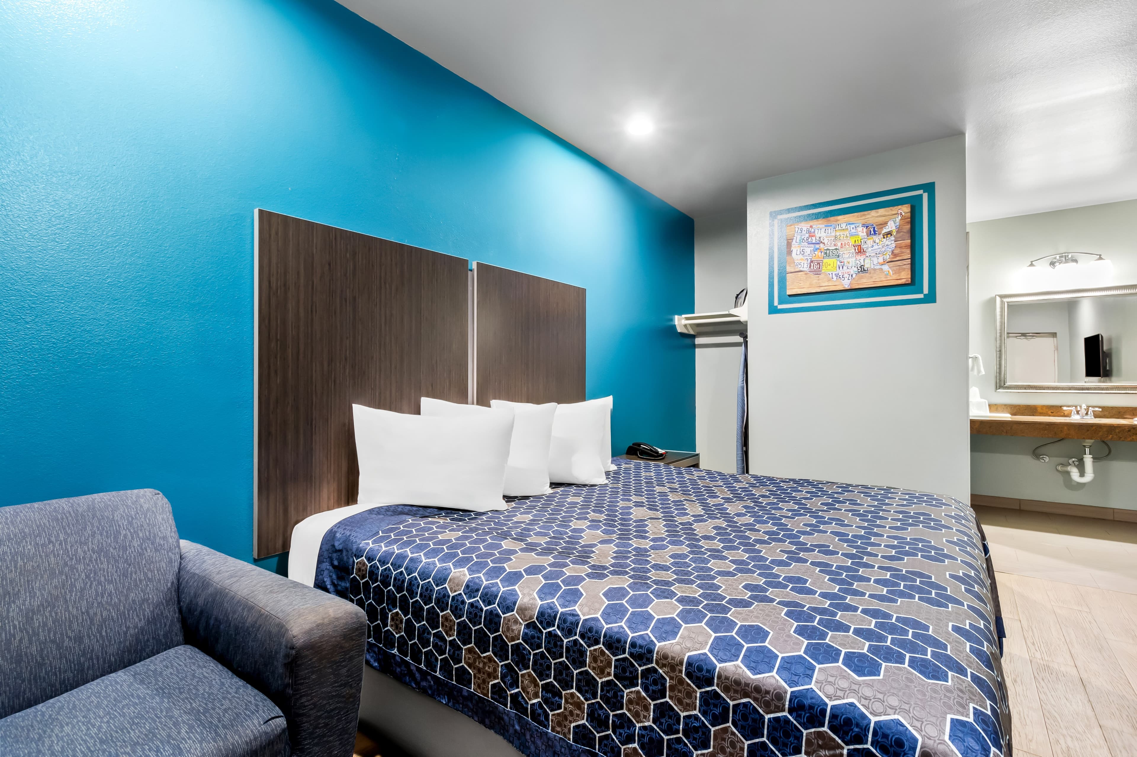 Econo Lodge Inn & Suites Channelview - Houston East — 26