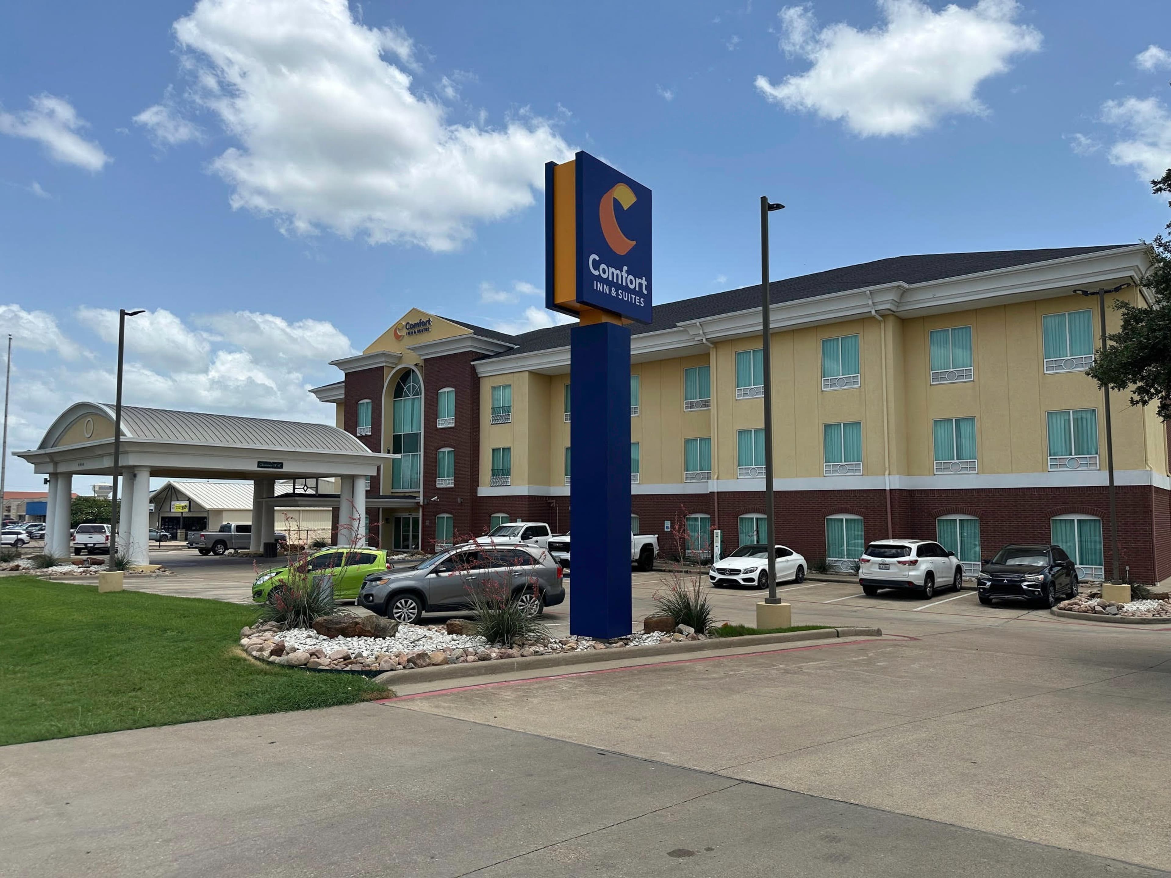 Comfort Inn & Suites Waco Woodway - Image 1