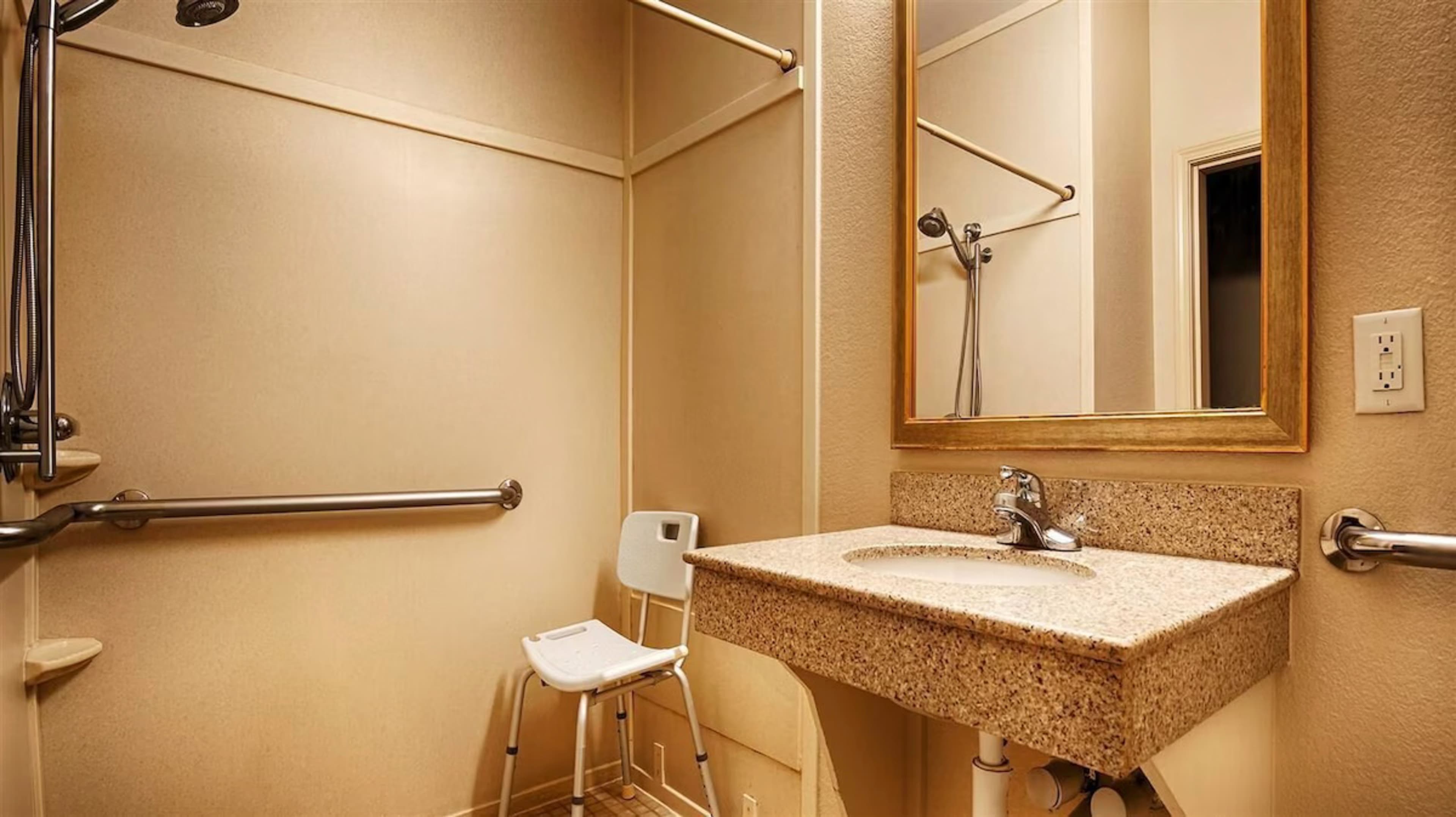 Comfort Inn & Suites Waco Woodway - Image 3