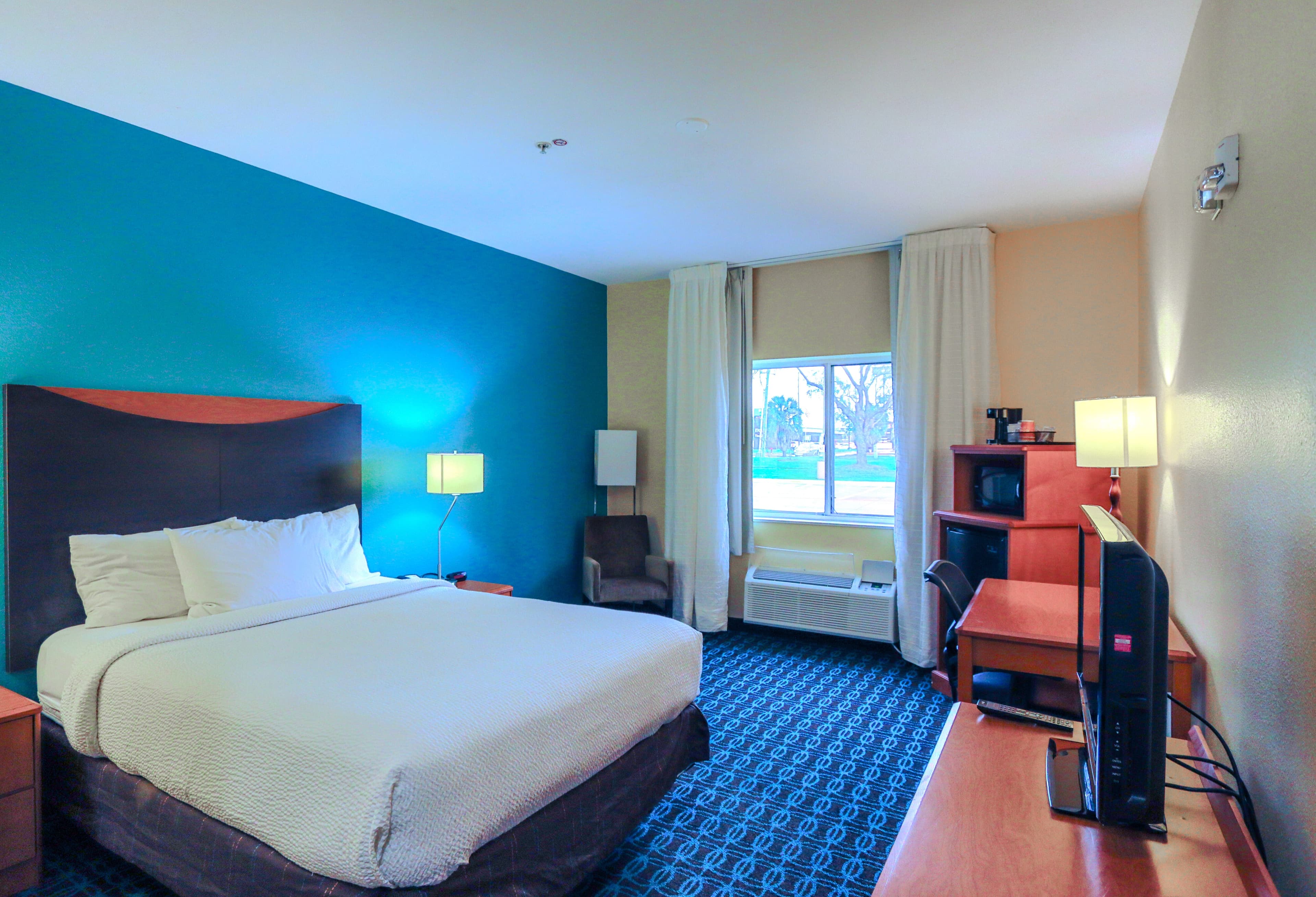 Comfort Inn & Suites Houston North - Spring — 10