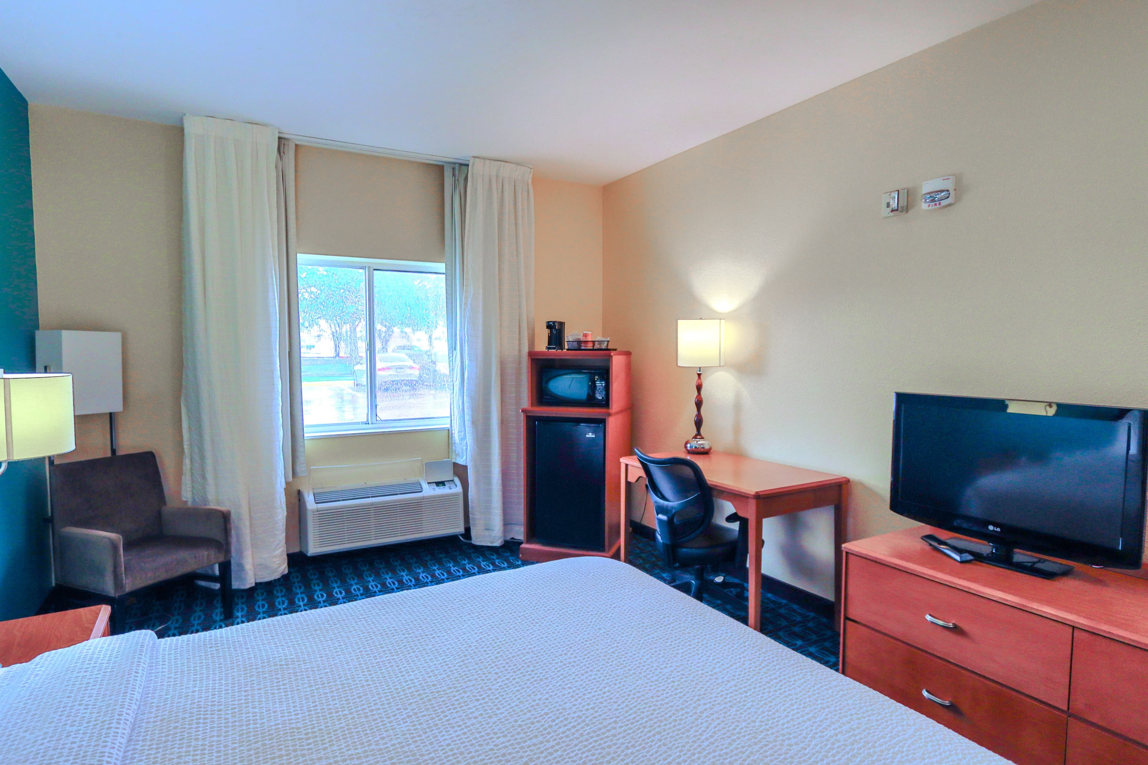 Comfort Inn & Suites Houston North - Spring — 12