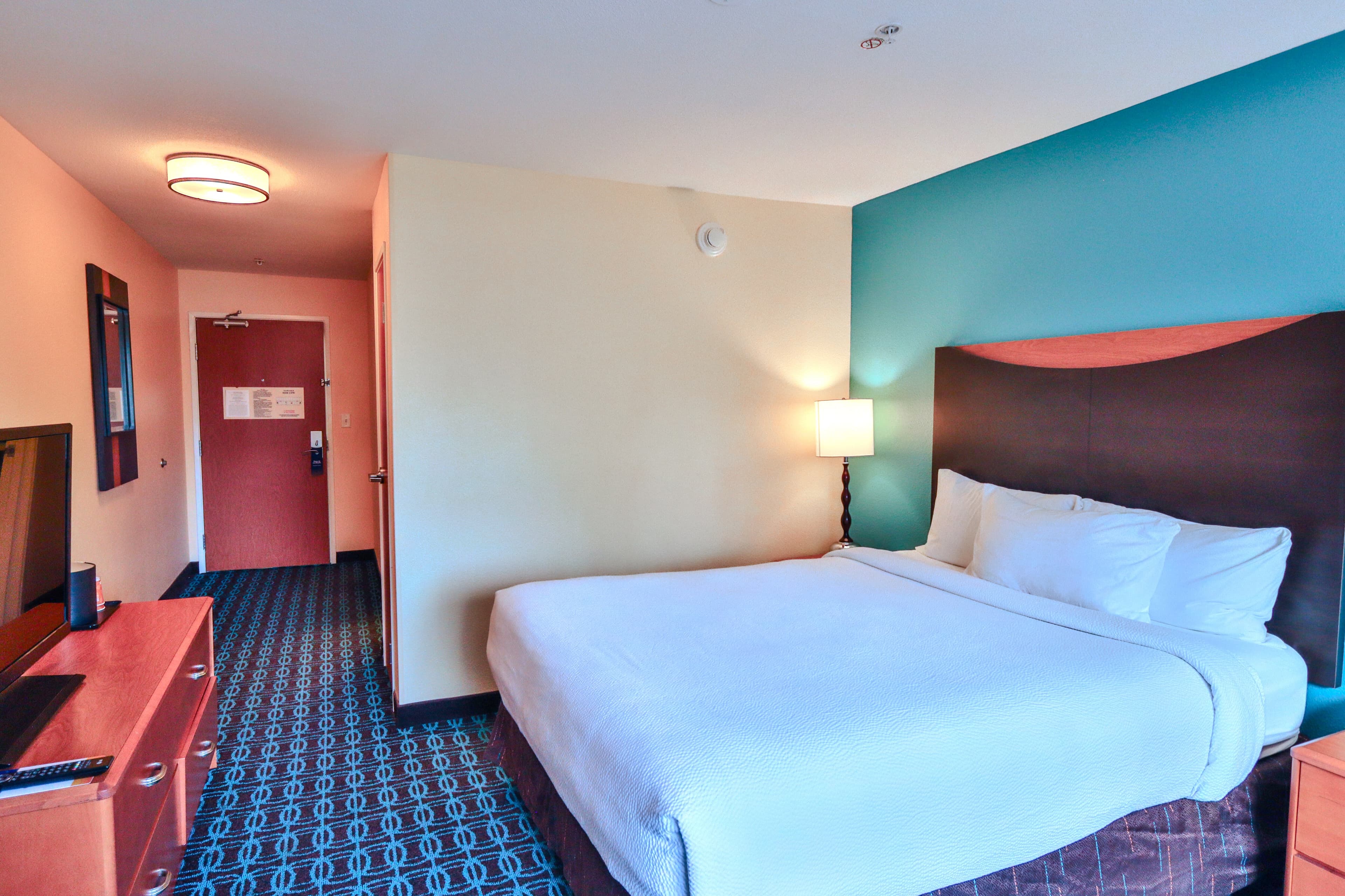 Comfort Inn & Suites Houston North - Spring - Image 2