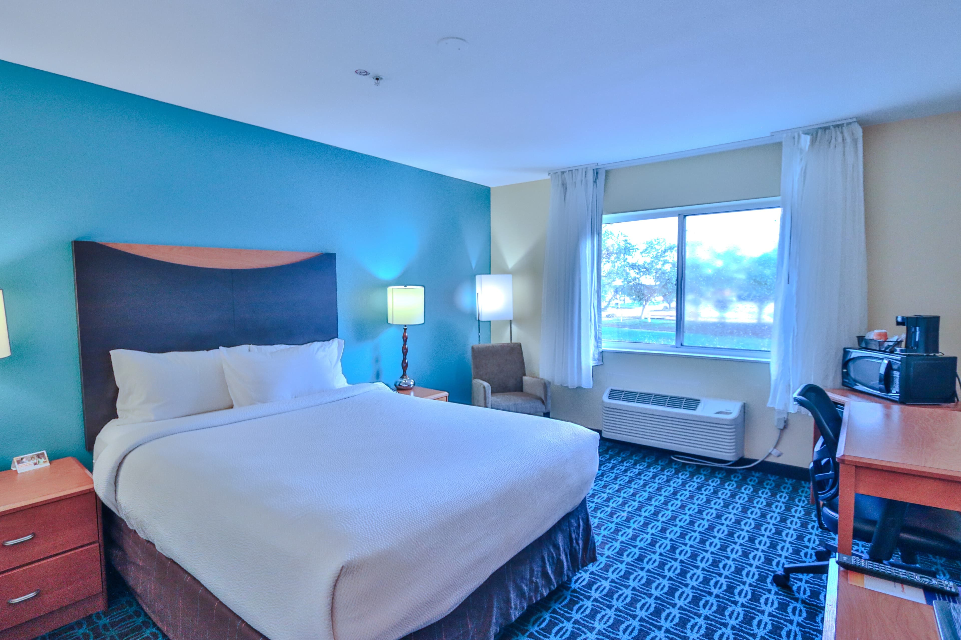 Comfort Inn & Suites Houston North - Spring - Image 3