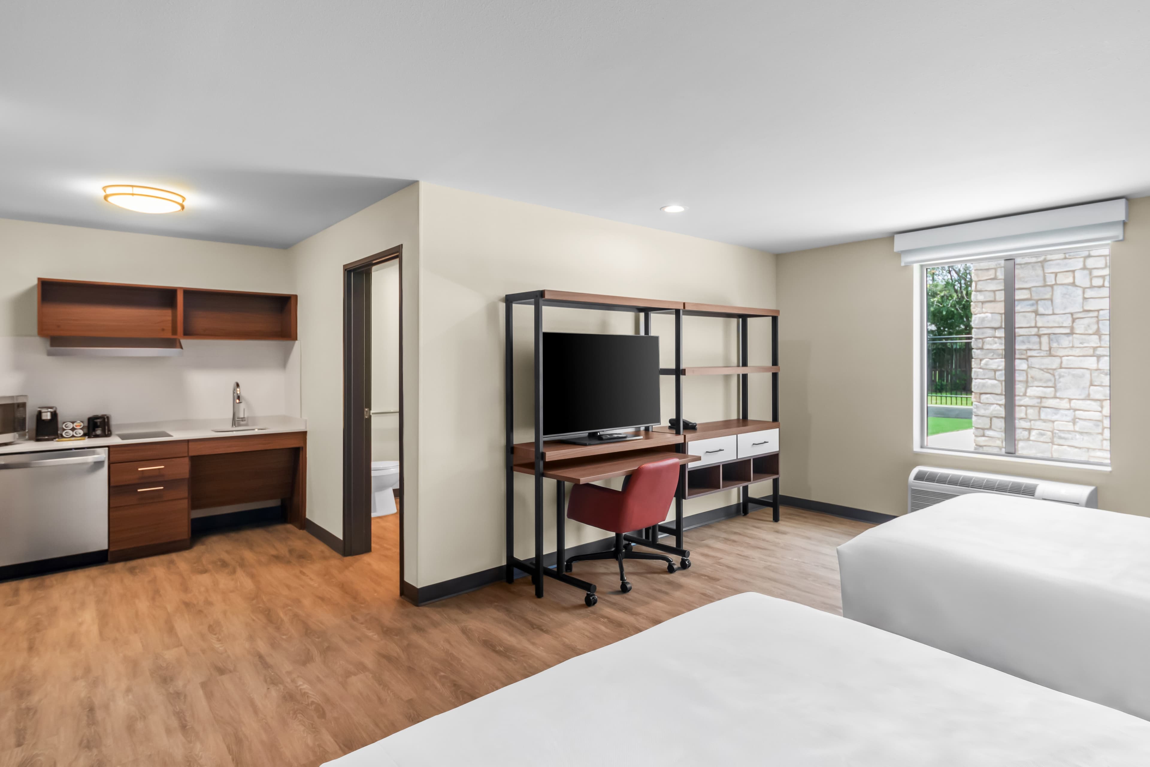 Everhome Suites Georgetown - Austin — 44