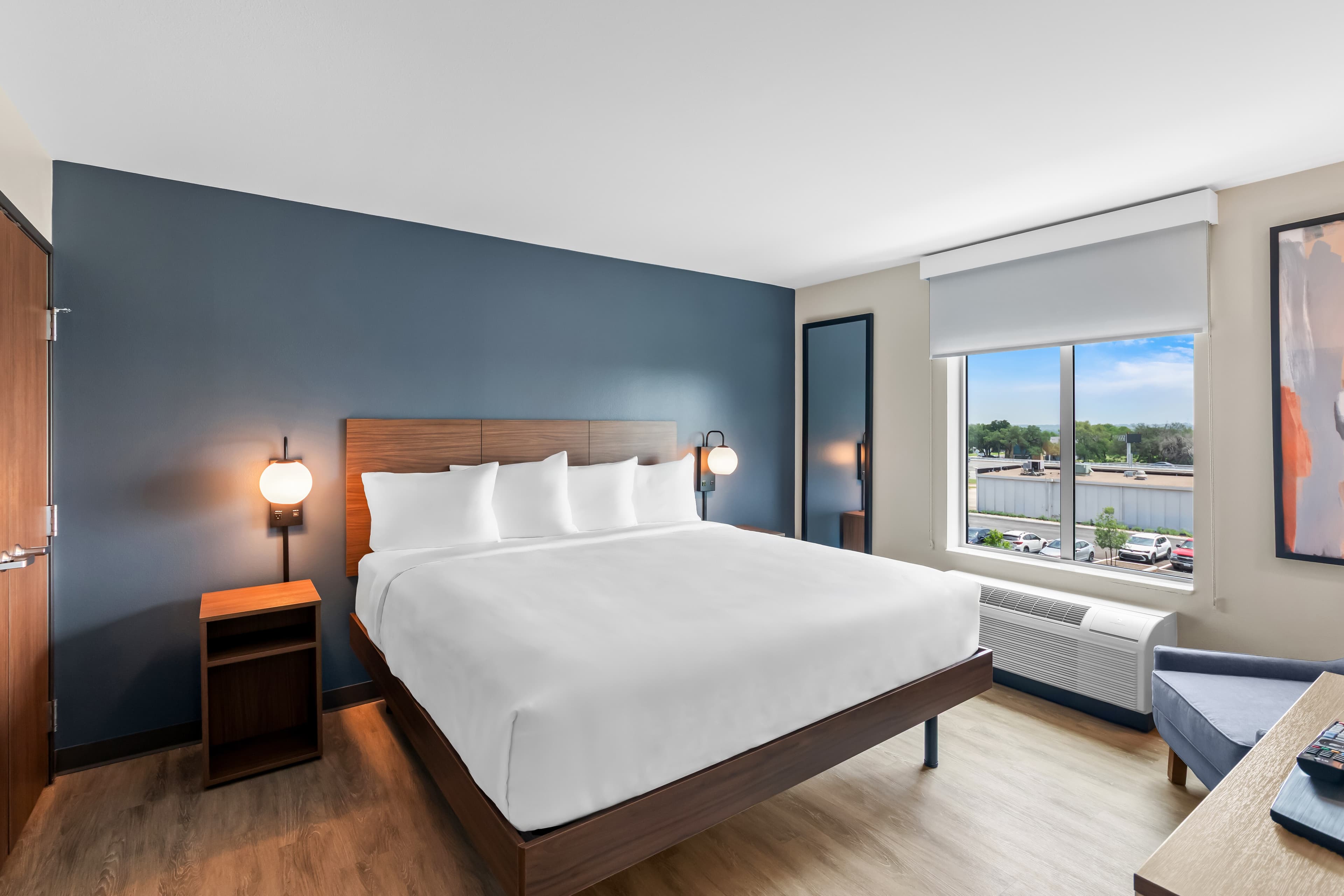 Everhome Suites Georgetown - Austin — 11