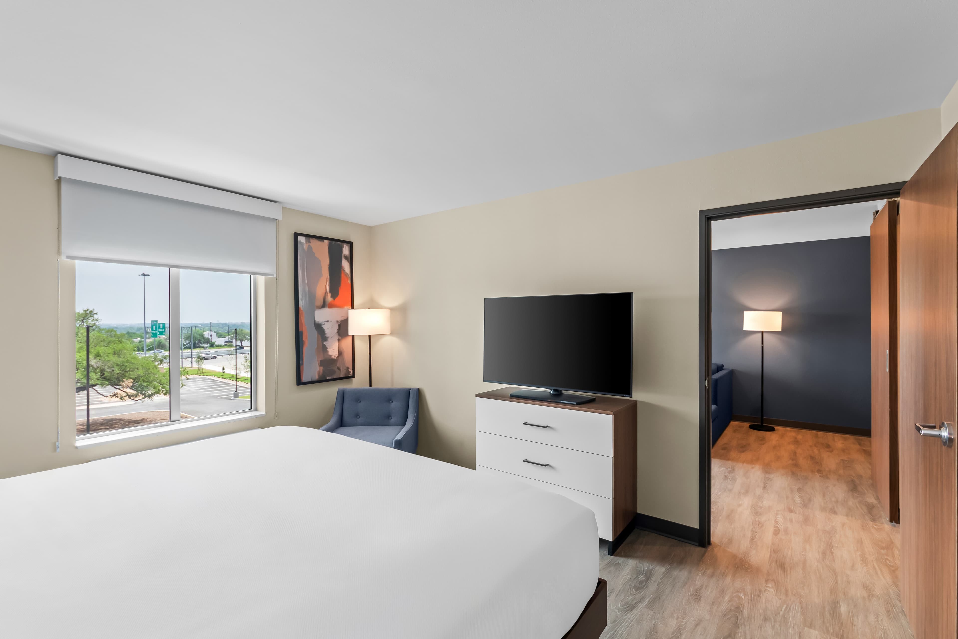 Everhome Suites Georgetown - Austin — 12