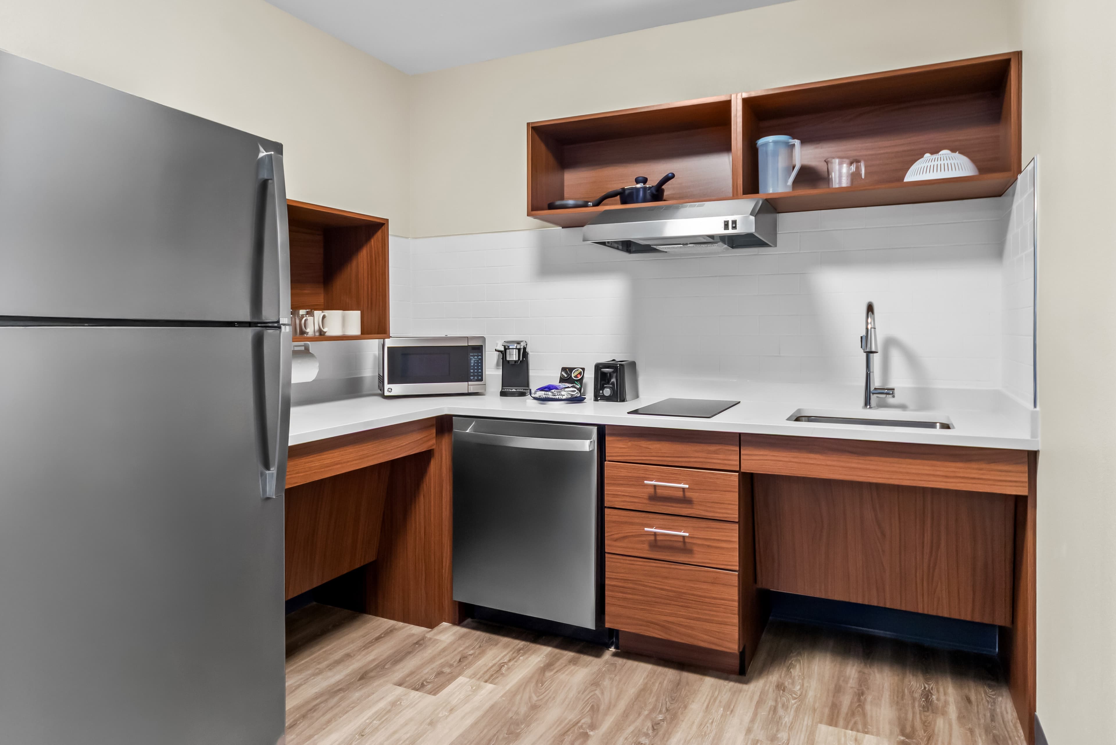 Everhome Suites San Antonio Lackland near Seaworld — 9