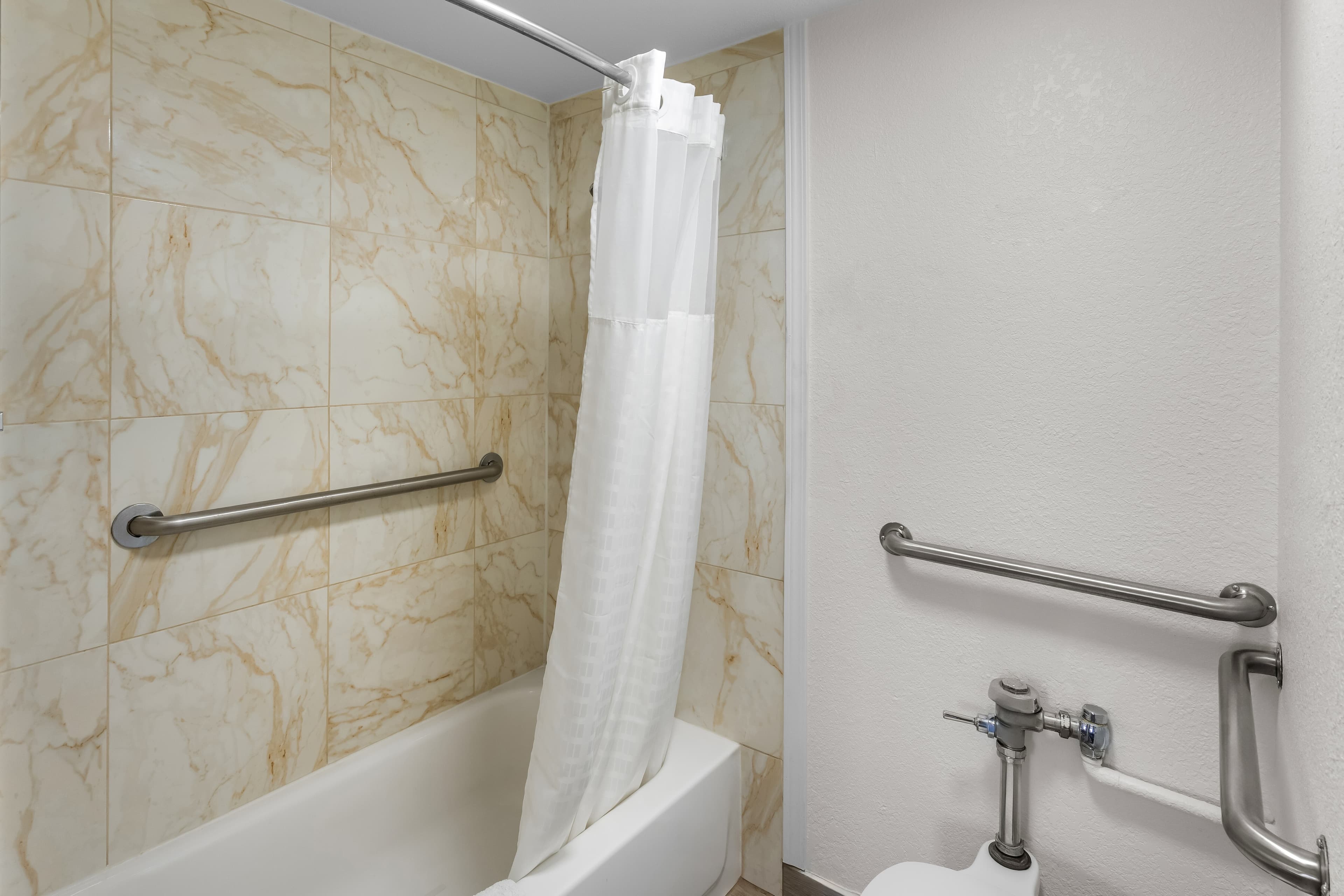 Rodeway Inn Llano — 11