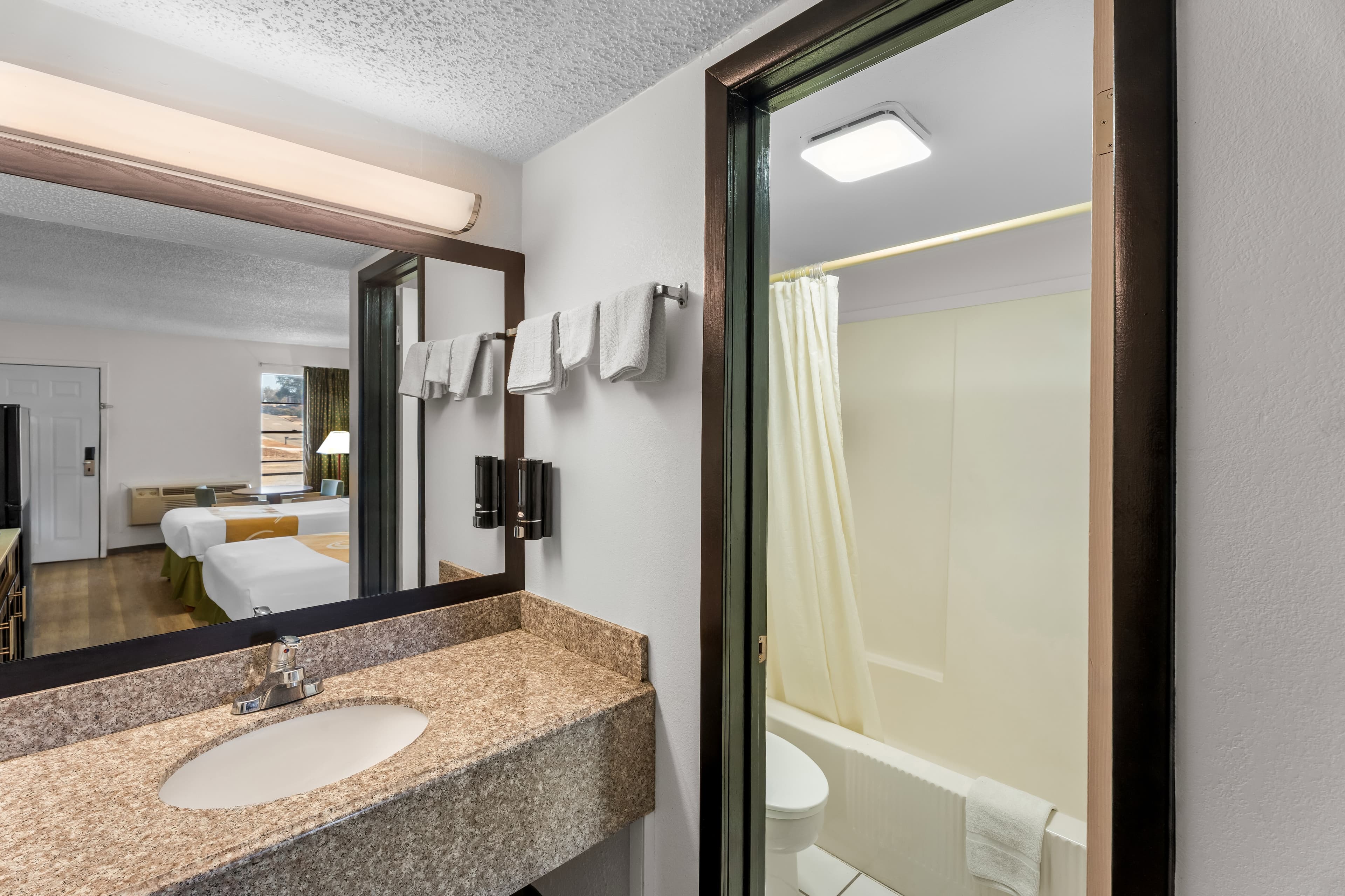Rodeway Inn Llano — 7