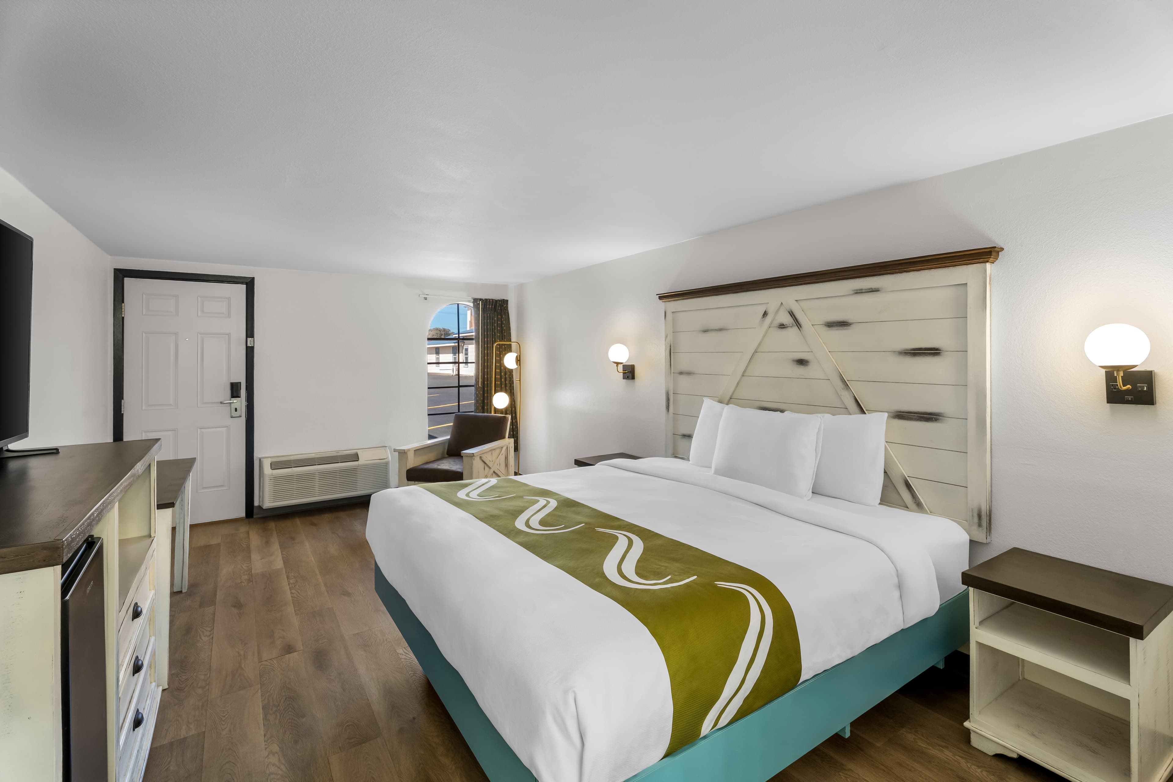 Rodeway Inn Llano - Image 1