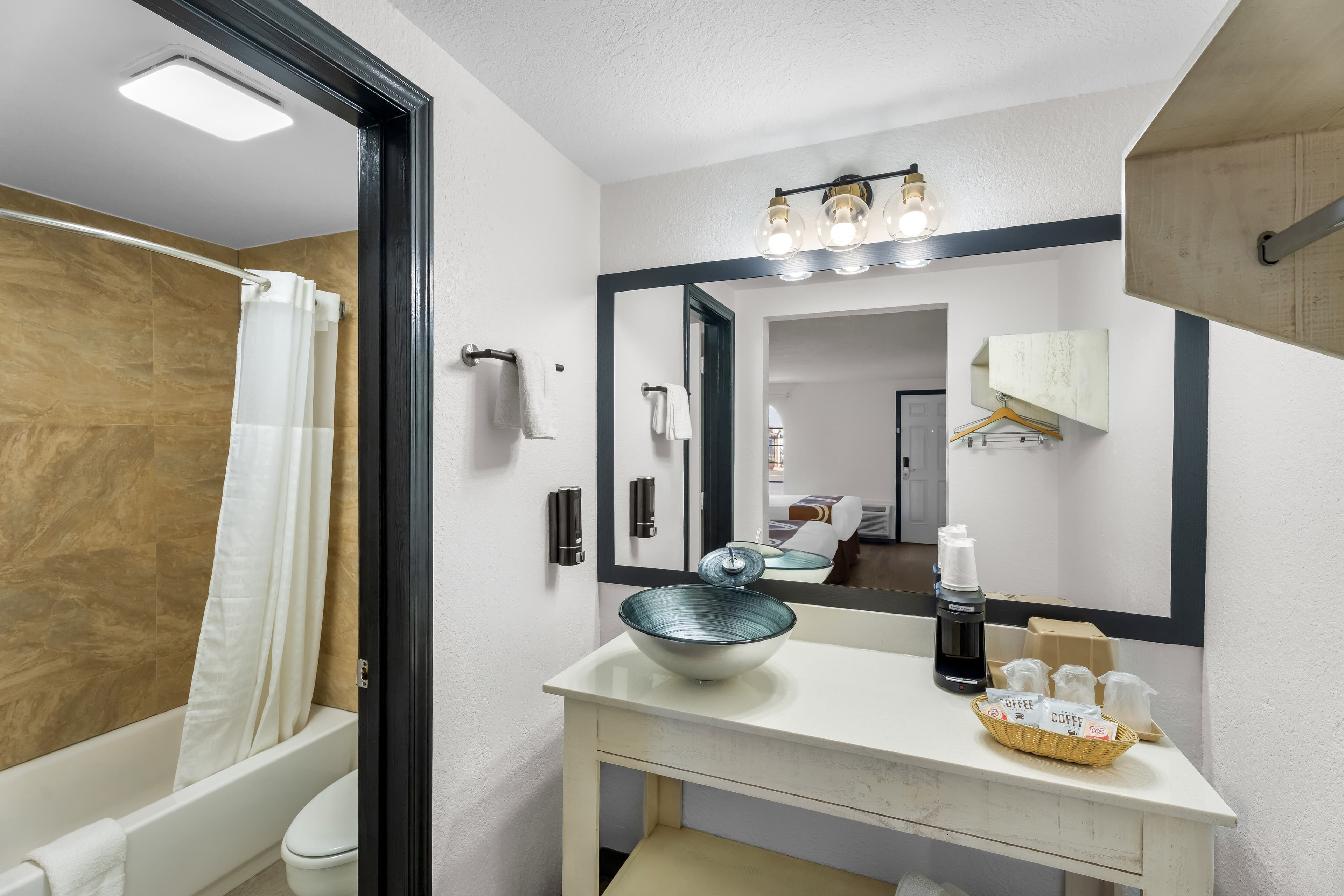 Rodeway Inn Llano — 18