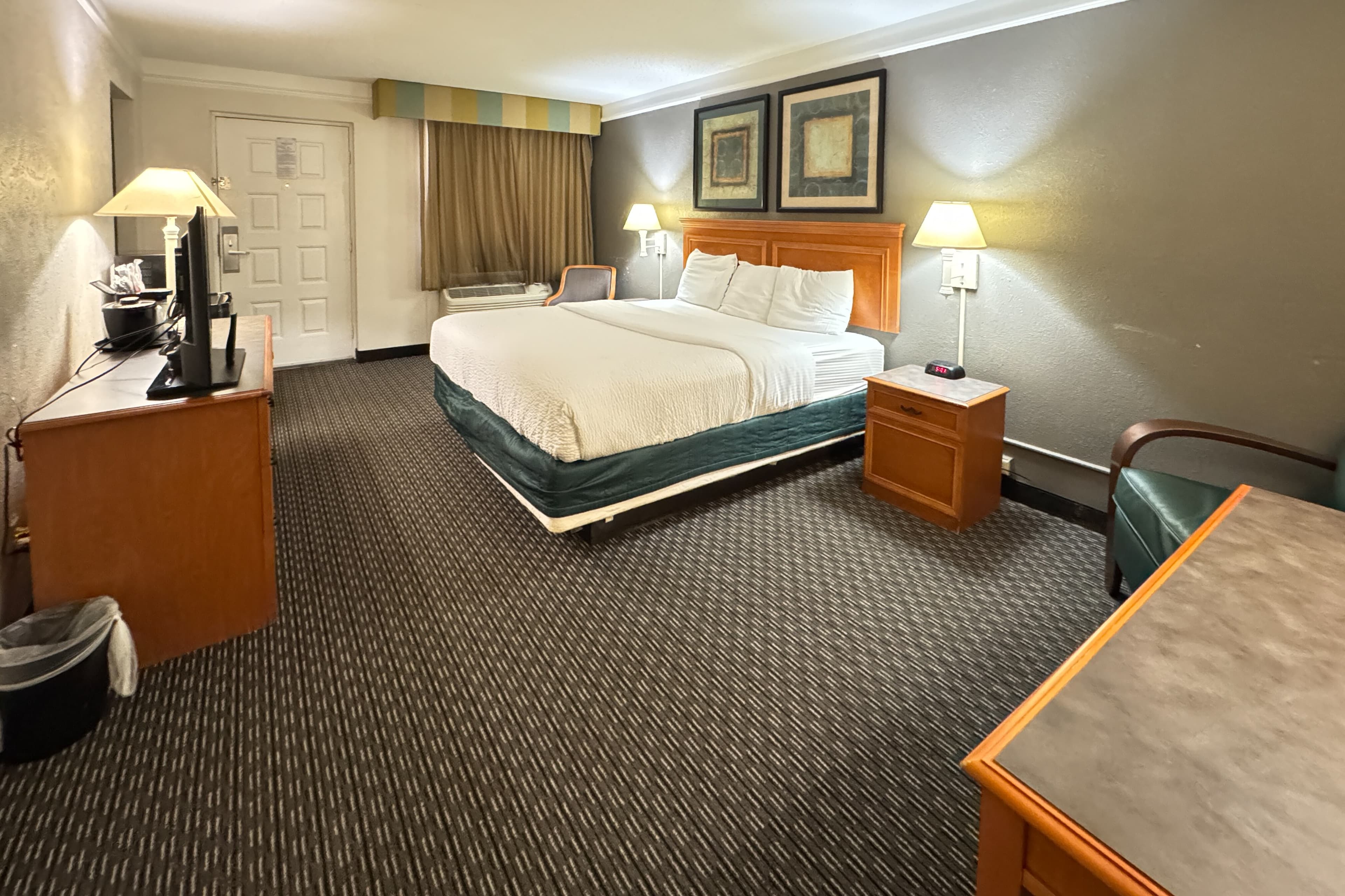 Rodeway Inn - Image 1