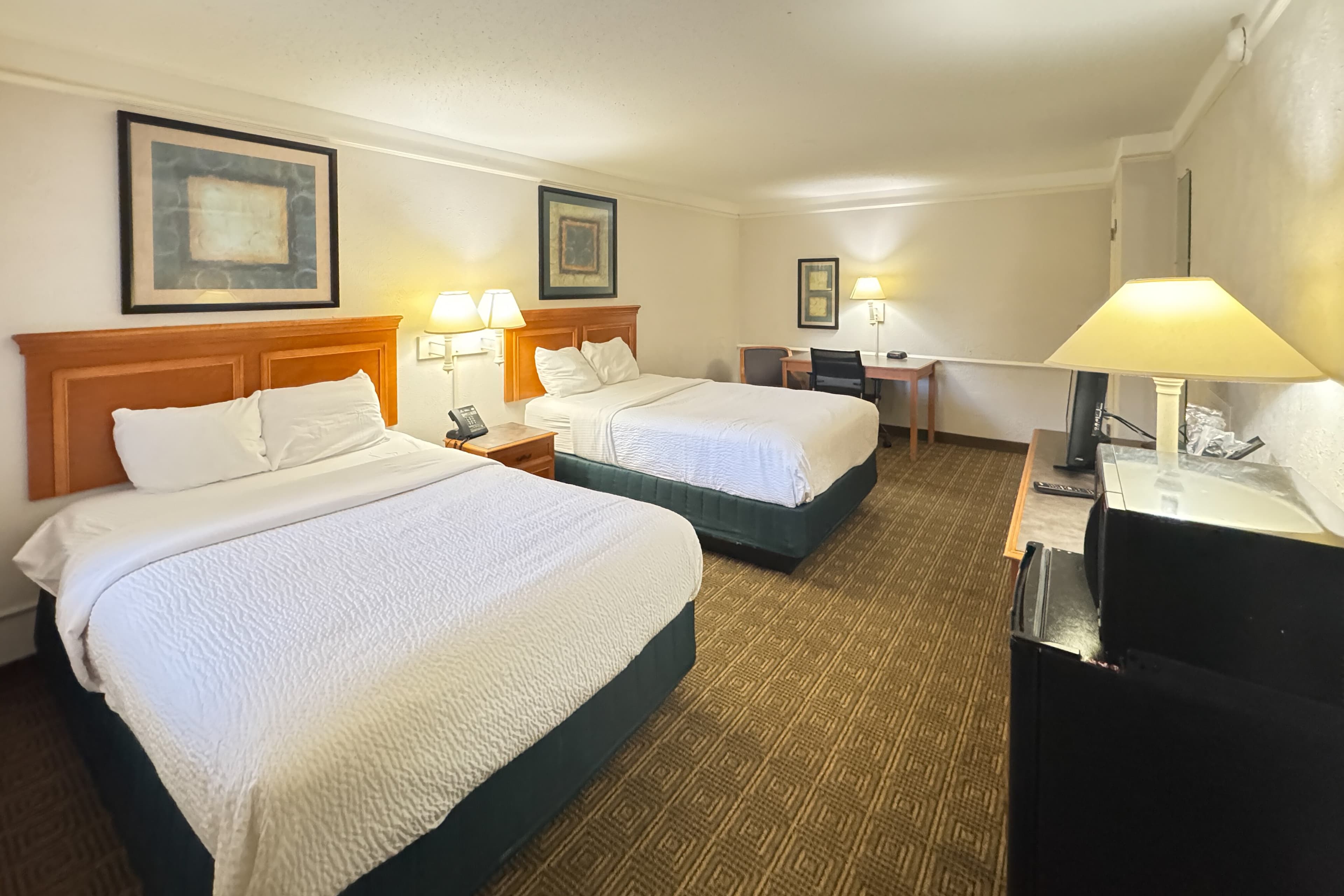 Rodeway Inn — 6