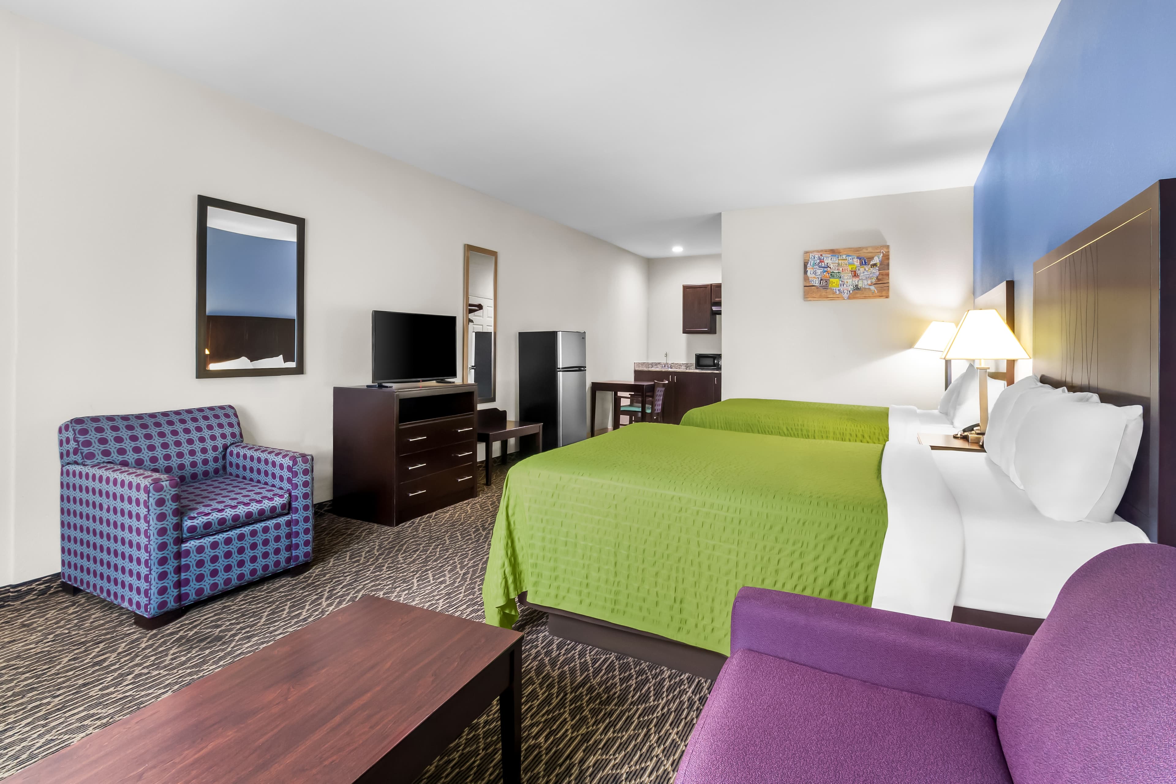 Econo Lodge — 3