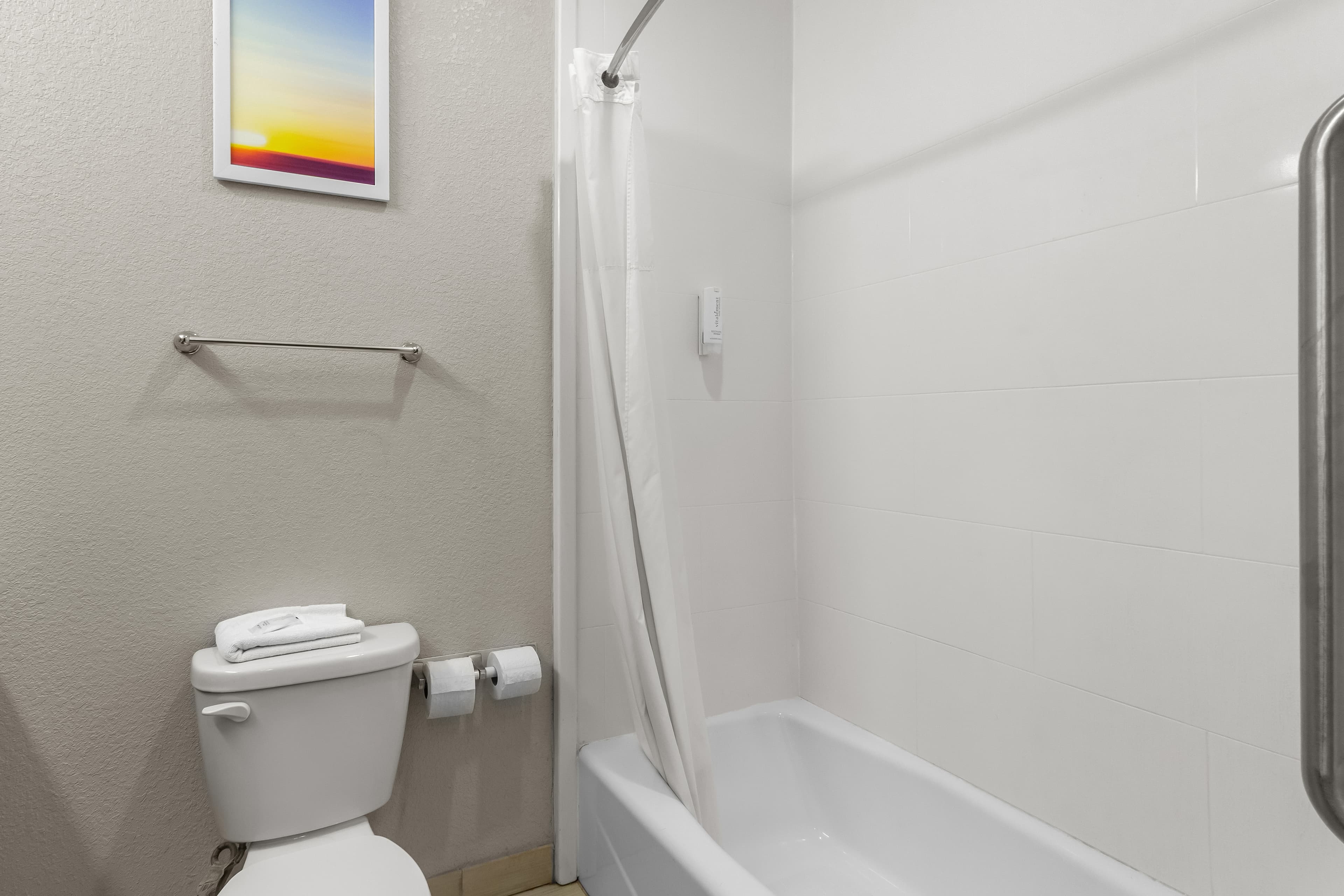 Econo Lodge — 5