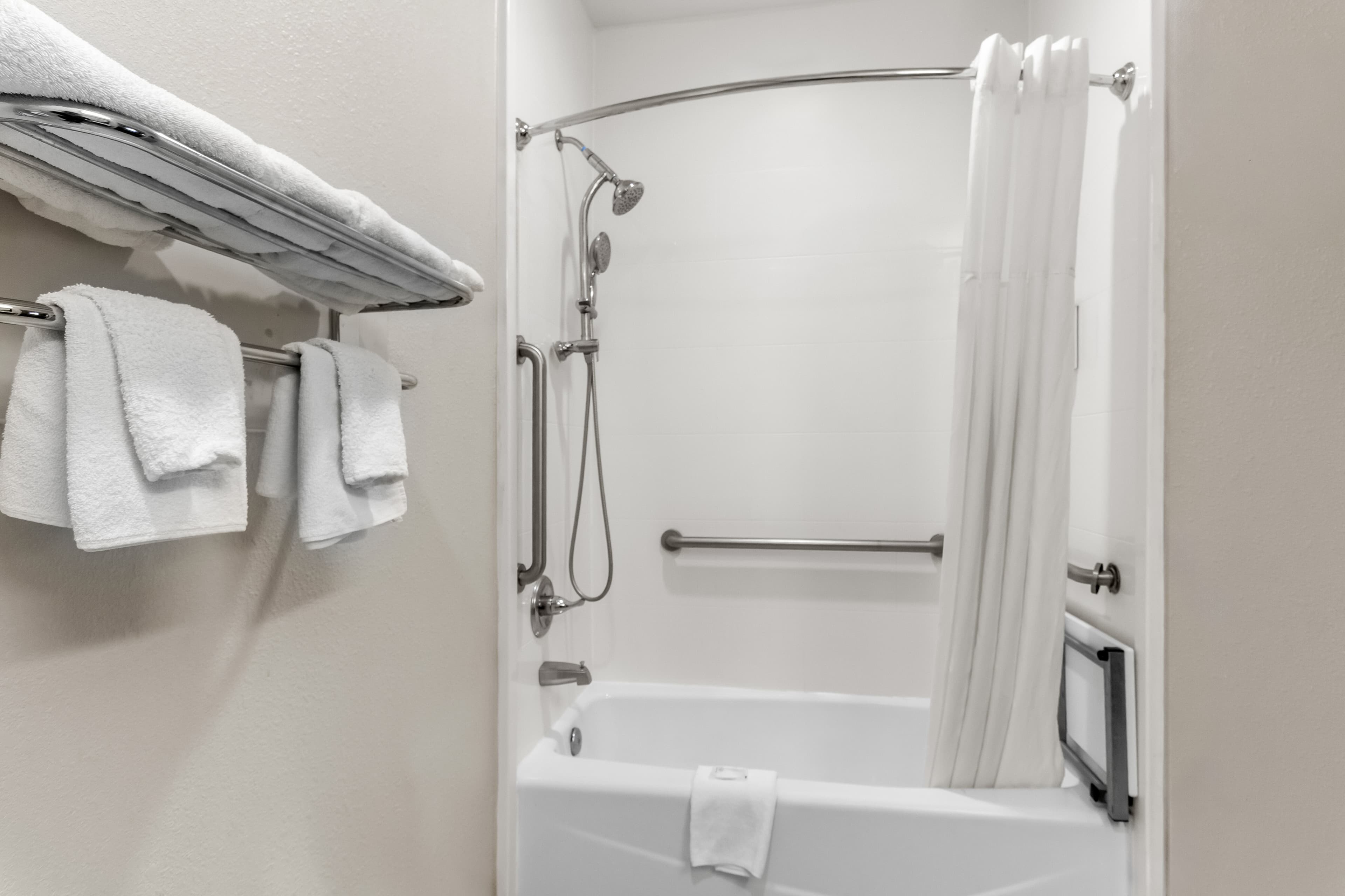 Econo Lodge — 12
