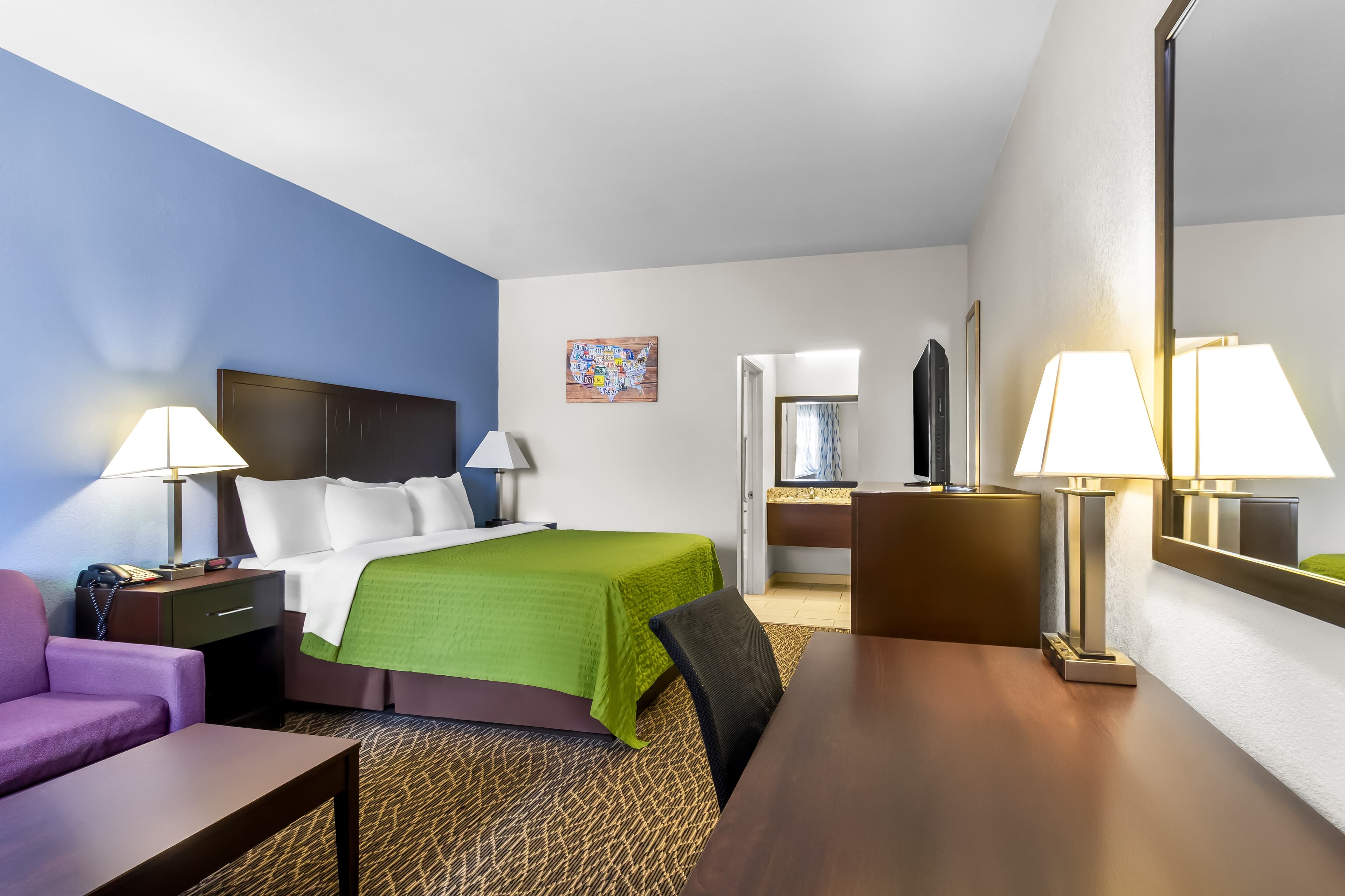 Econo Lodge — 6