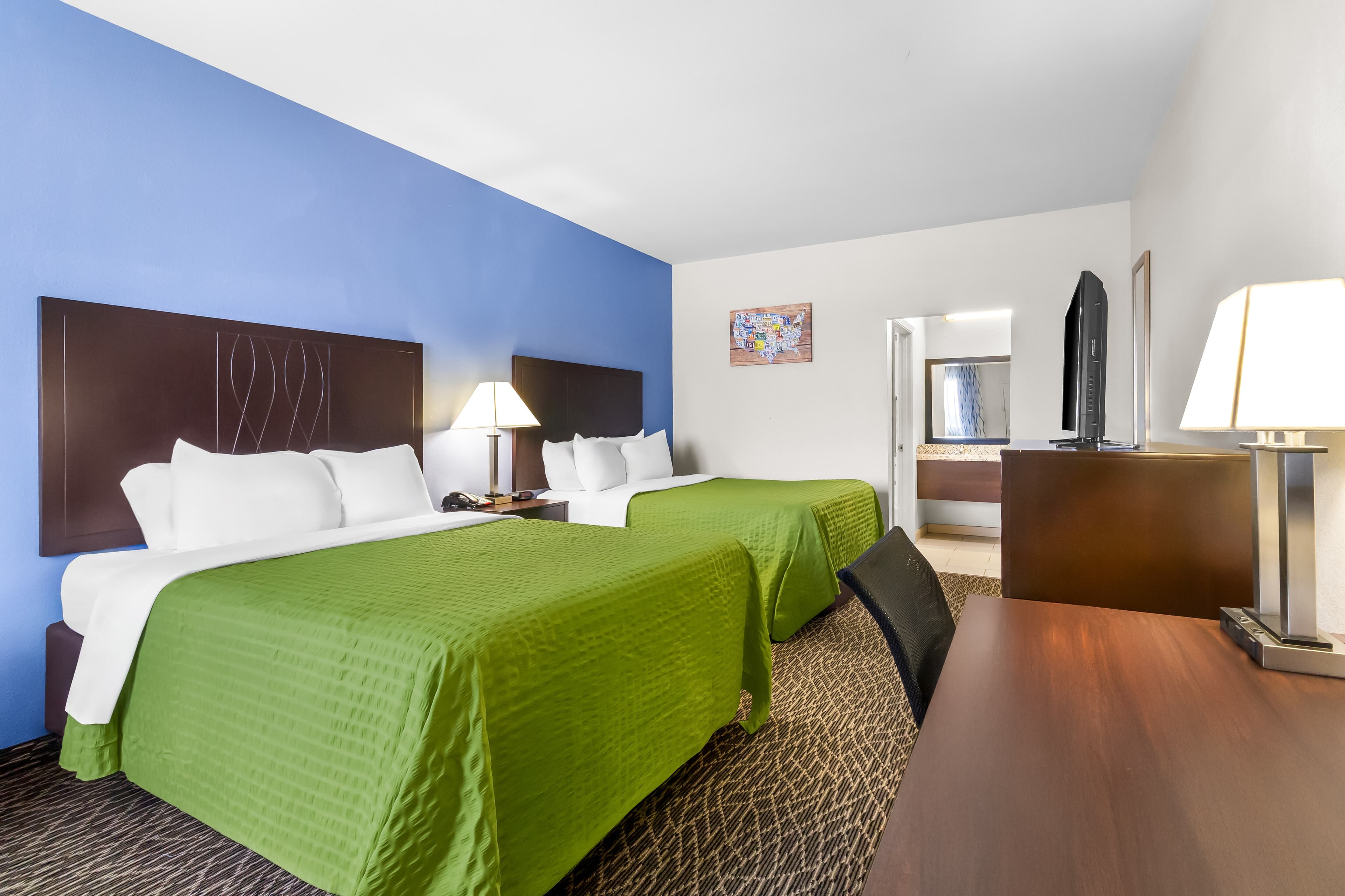 Econo Lodge — 10