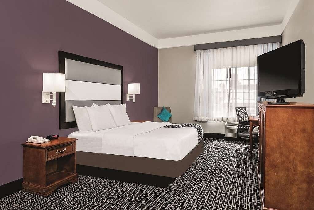 Vista Del Sol Hotel - Rosenberg - Image 2