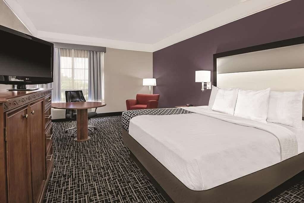 Vista Del Sol Hotel - Rosenberg — 12