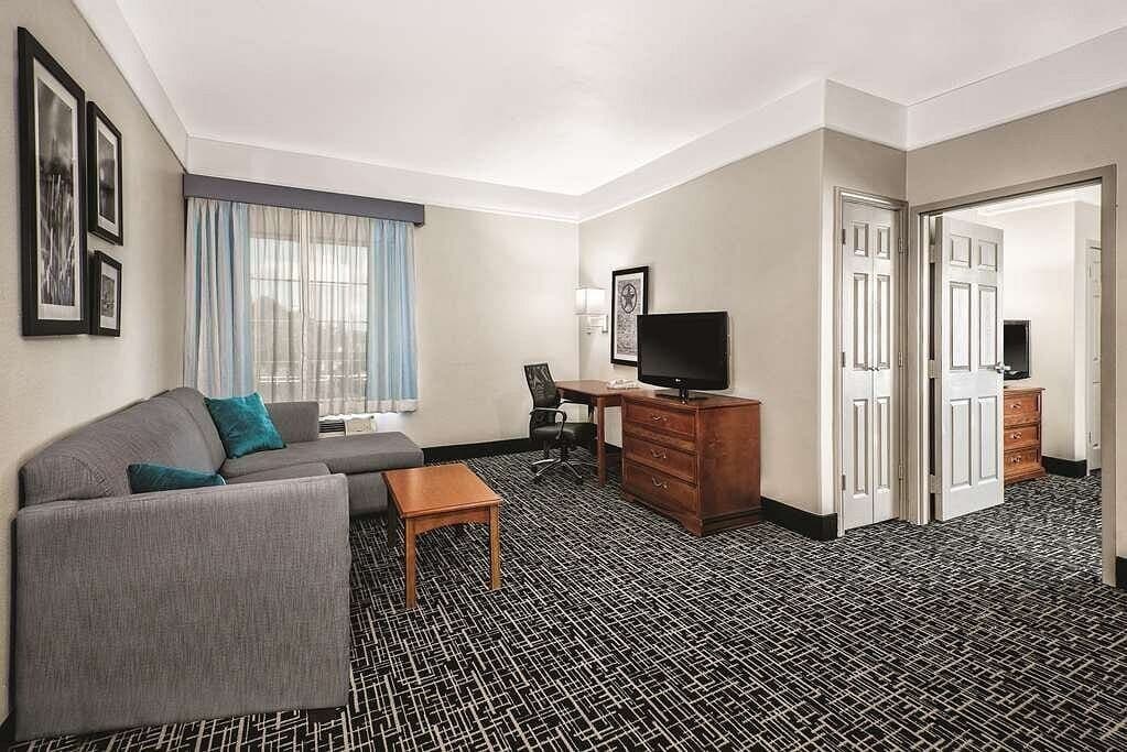 Vista Del Sol Hotel - Rosenberg — 16