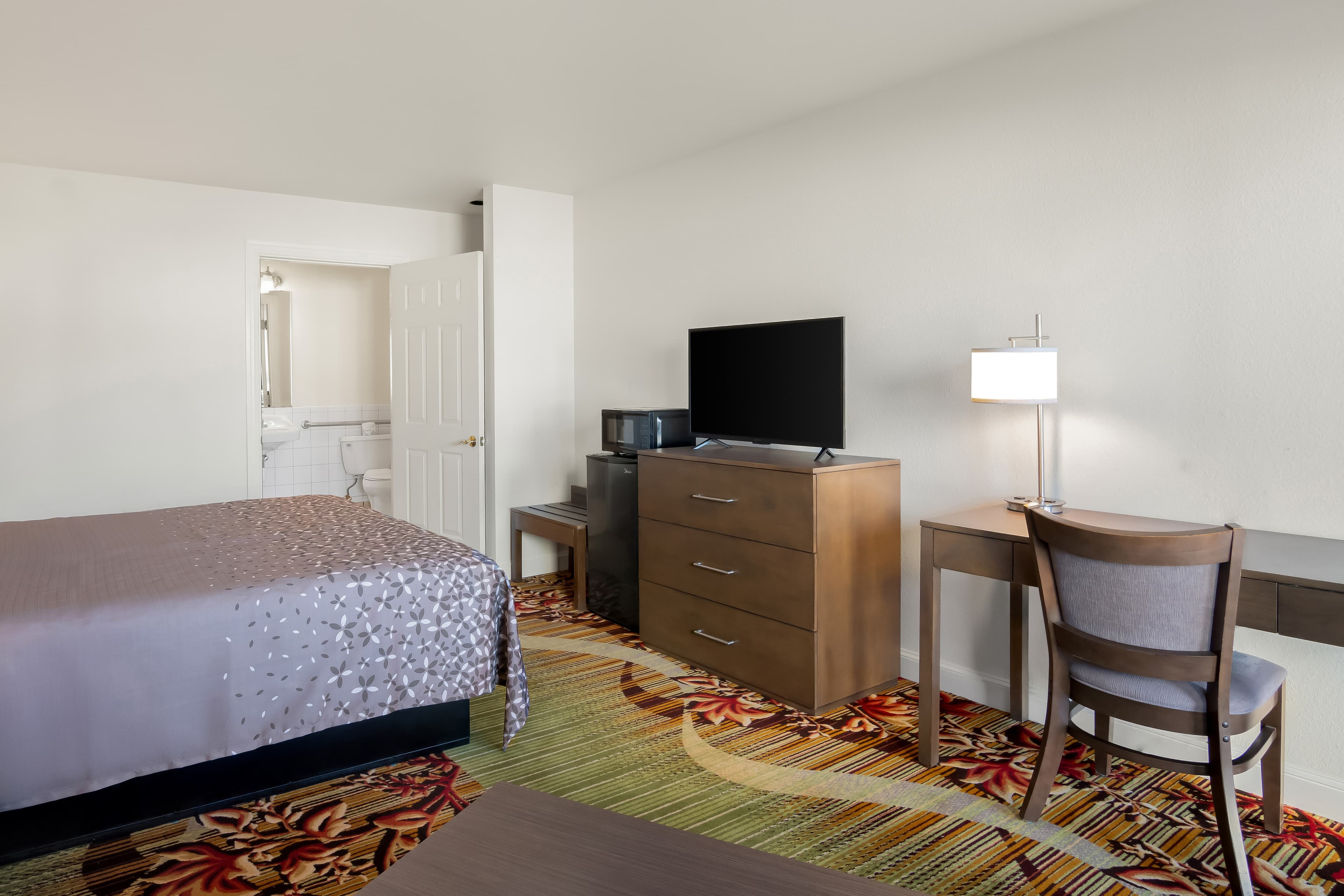 Rodeway Inn Garland Harbor Point - Image 3