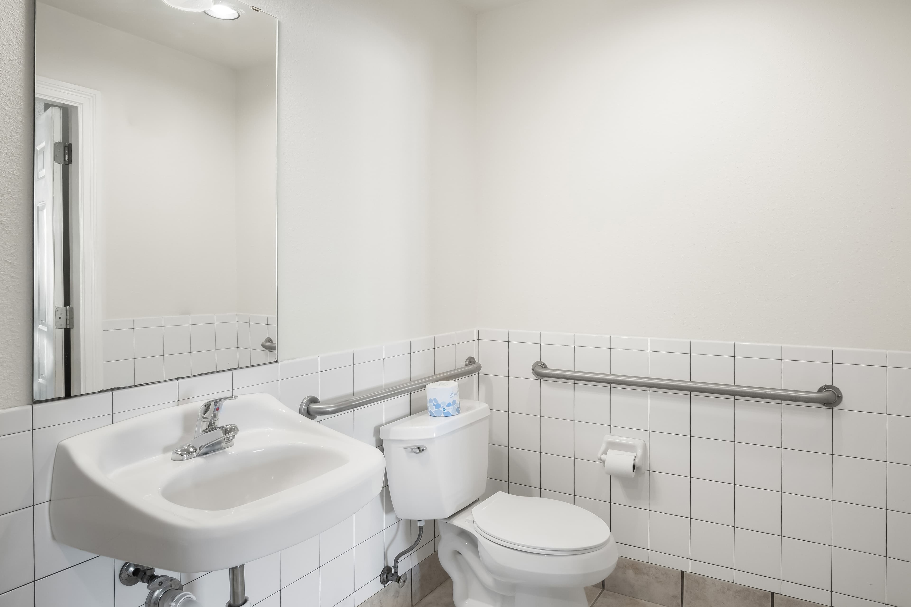 Rodeway Inn Garland Harbor Point — 7