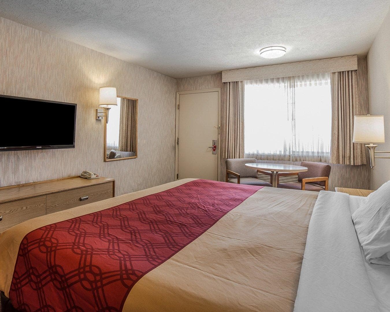 Econo Lodge St George North - Near Pioneer Park - Image 3