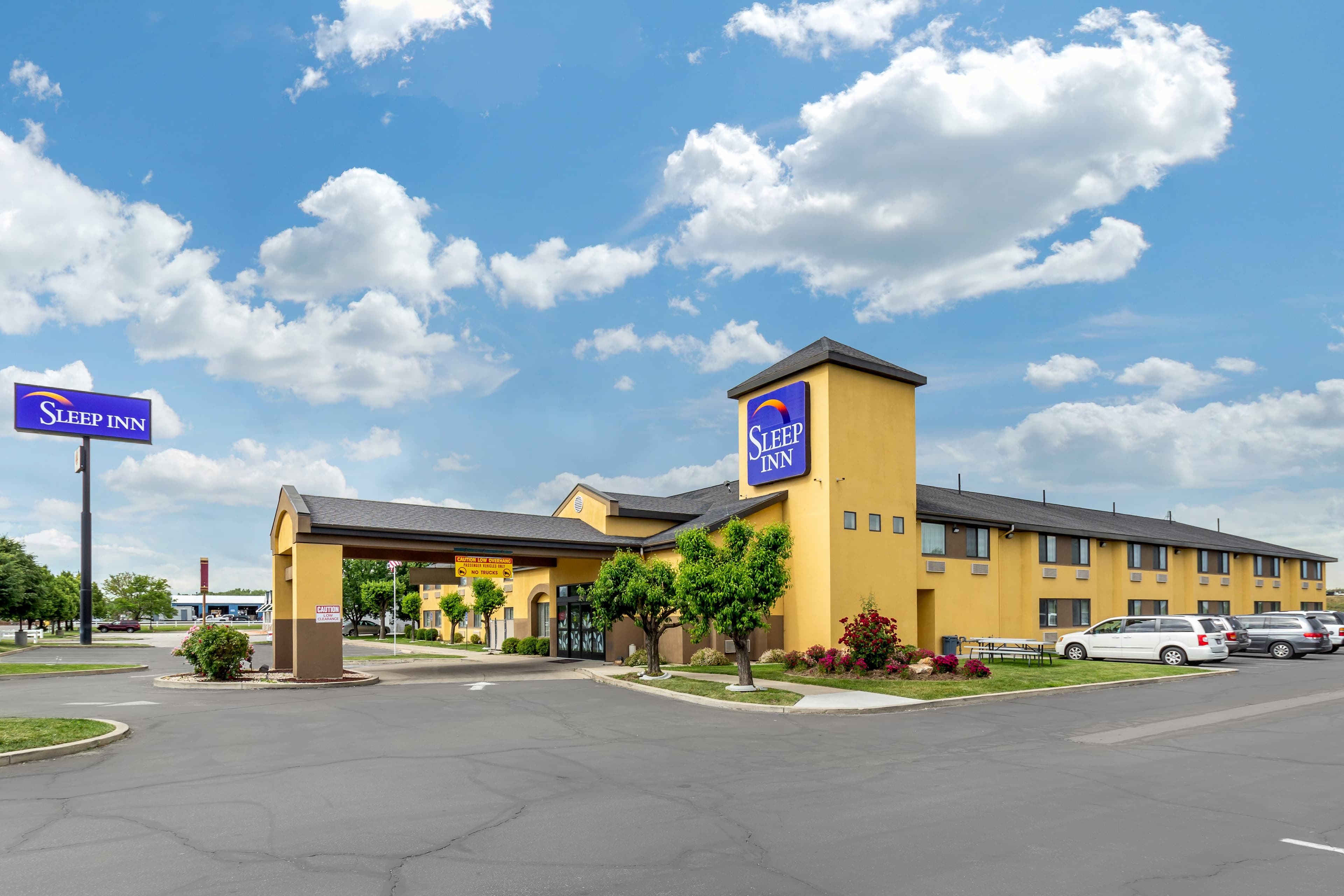 Sleep Inn Ogden near Event Center - Image 1