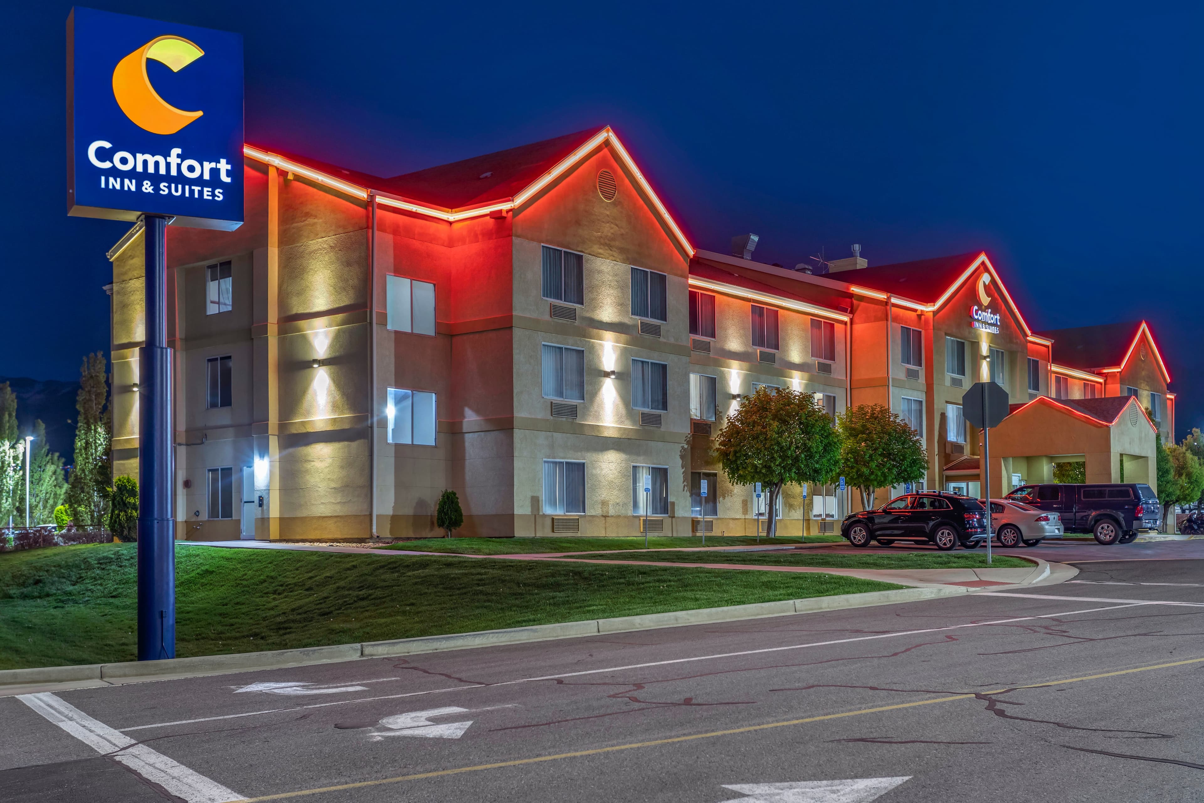 Comfort Inn & Suites Woods Cross - Salt Lake City North - Image 1