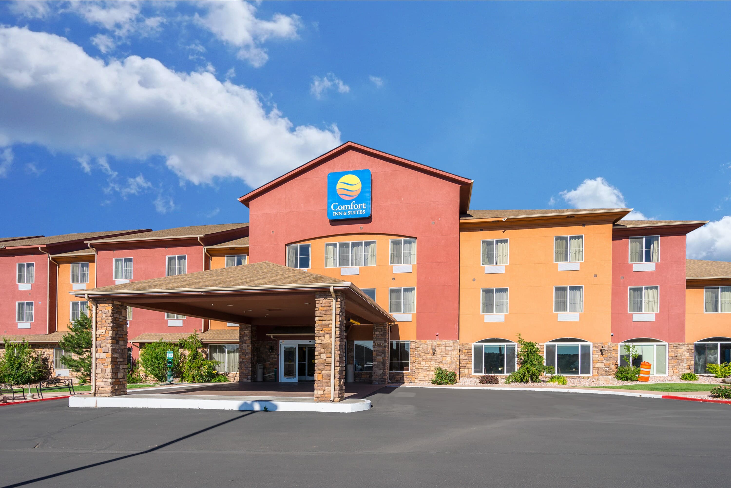 Comfort Inn & Suites Cedar City South - Image 1