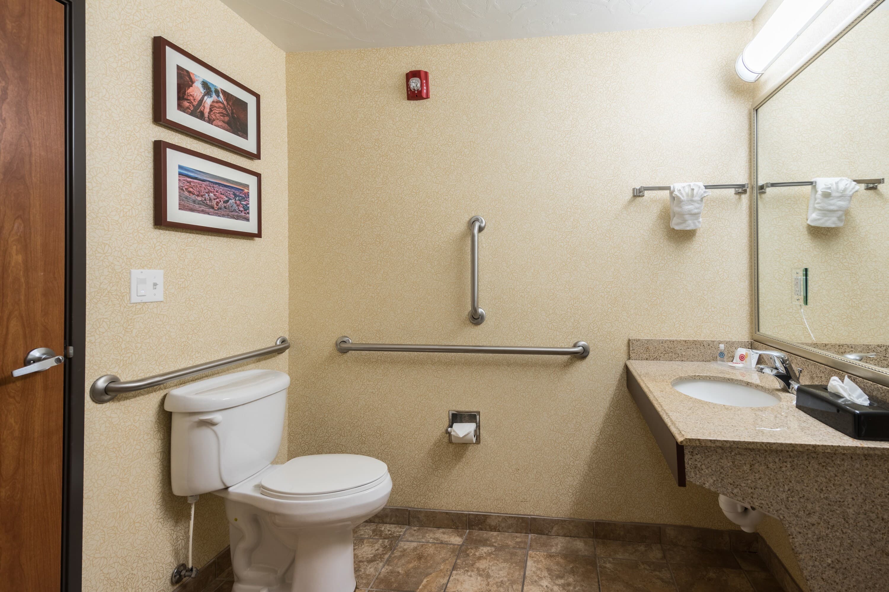 Comfort Inn & Suites Cedar City South - Image 4