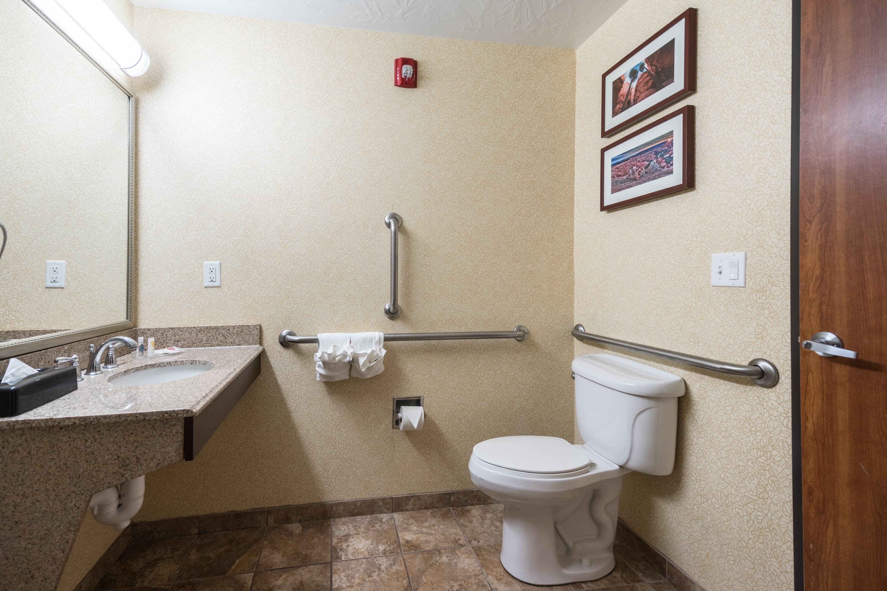 Comfort Inn & Suites Cedar City South — 10