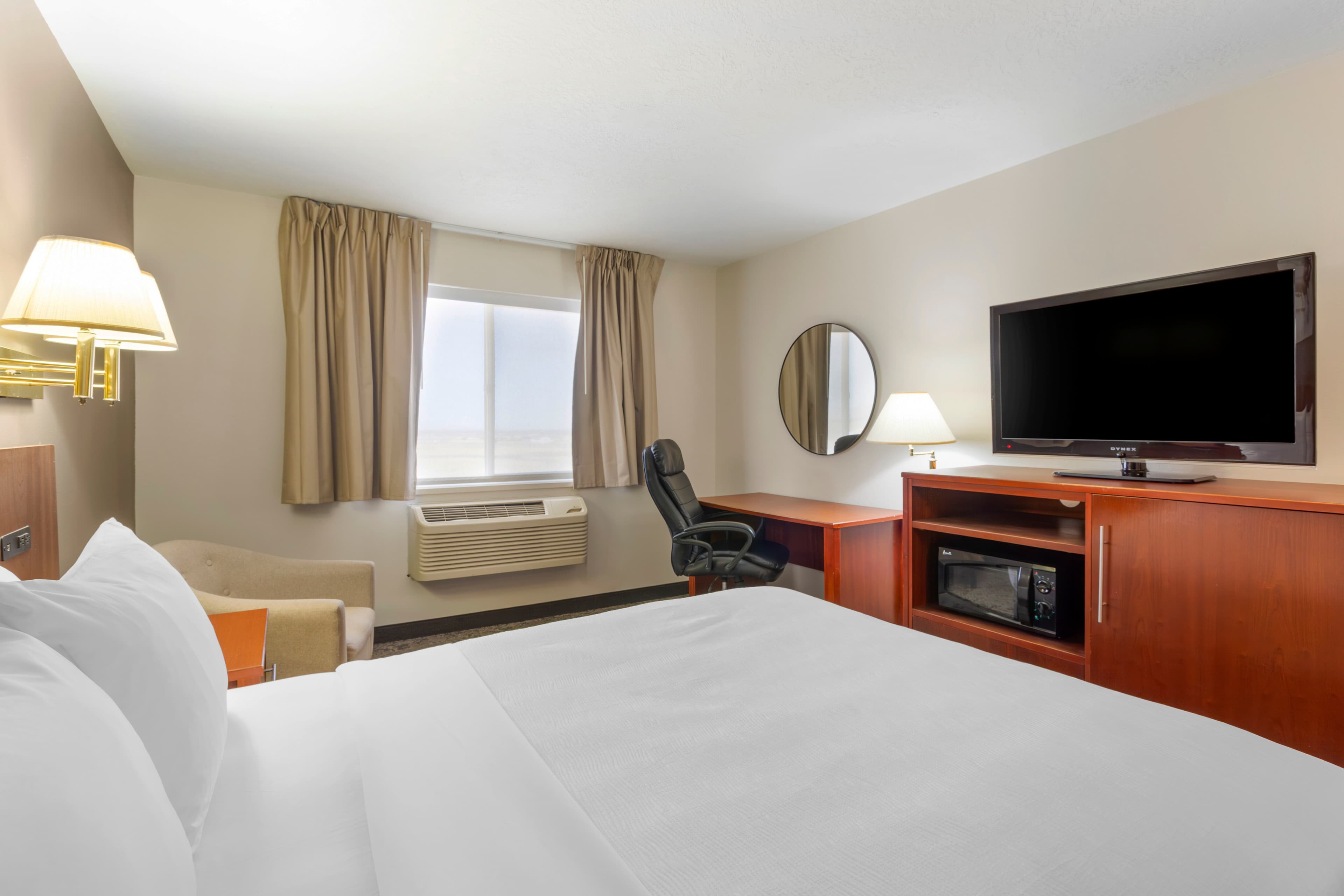 Quality Inn & Suites Fillmore I-15 - Image 4