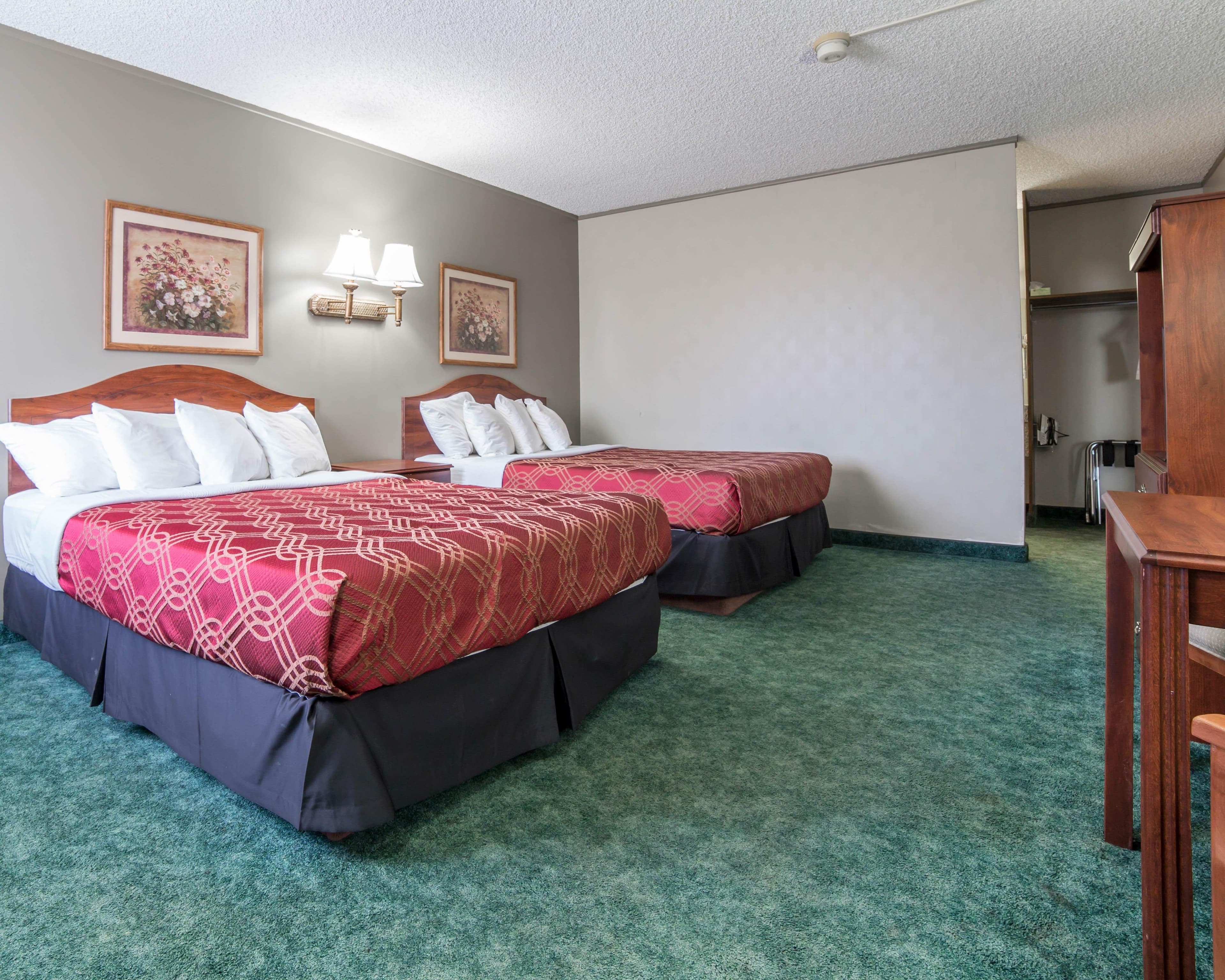 Econo Lodge Salina Scenic Route 89 & I-70 — 11