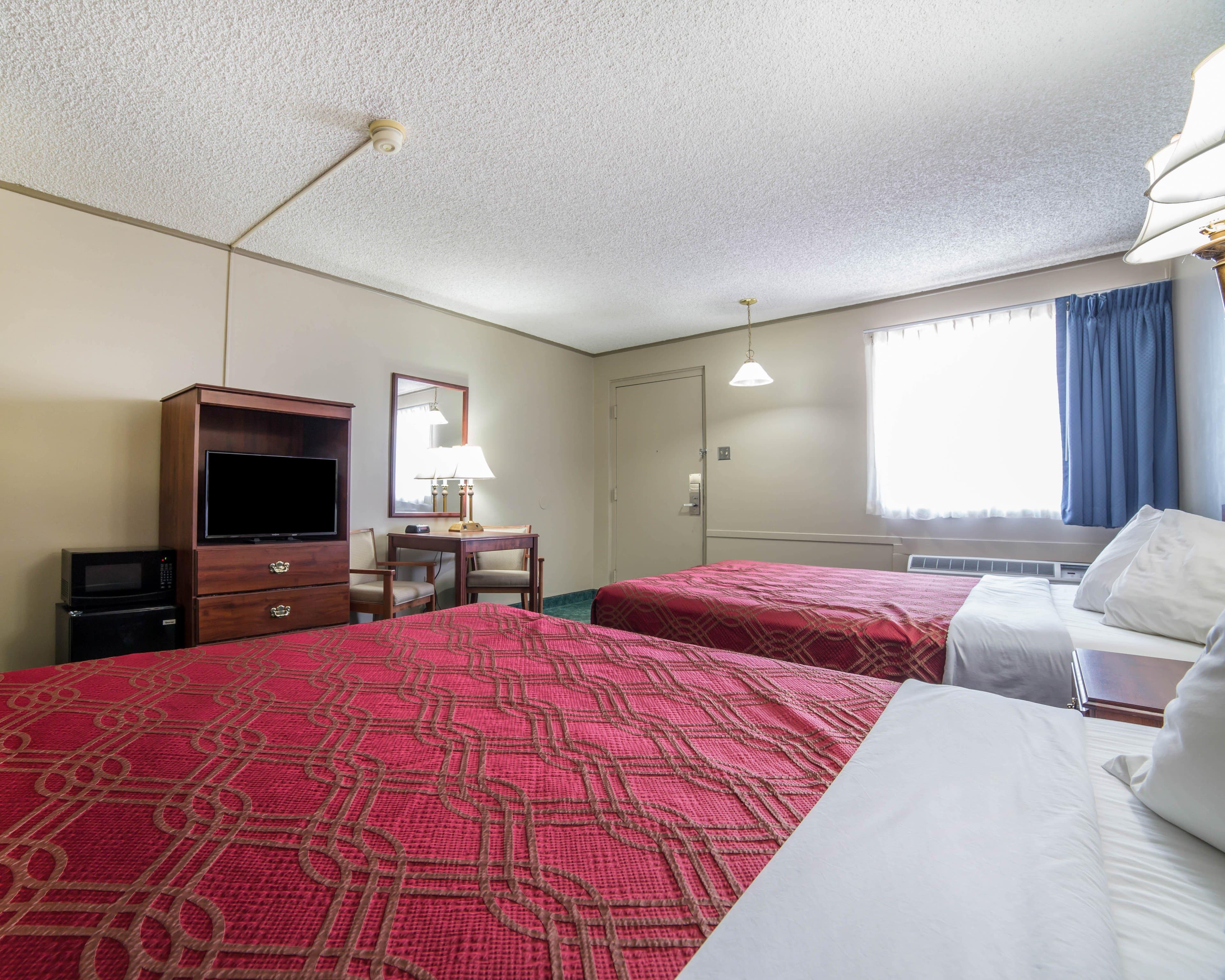 Econo Lodge Salina Scenic Route 89 & I-70 — 12